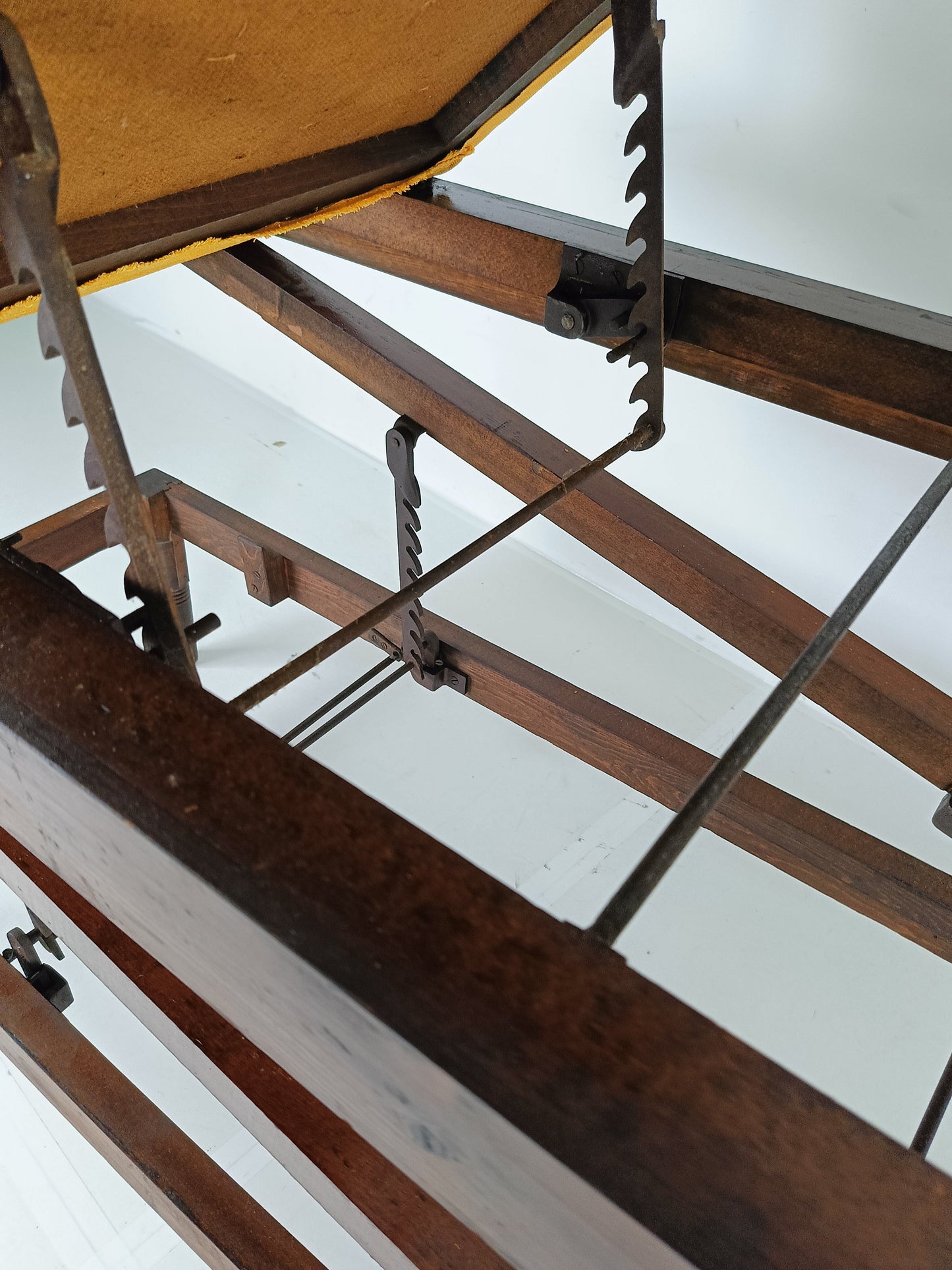 Antique English Militairy Hospital Bed Antique English Militairy Hospital Bed