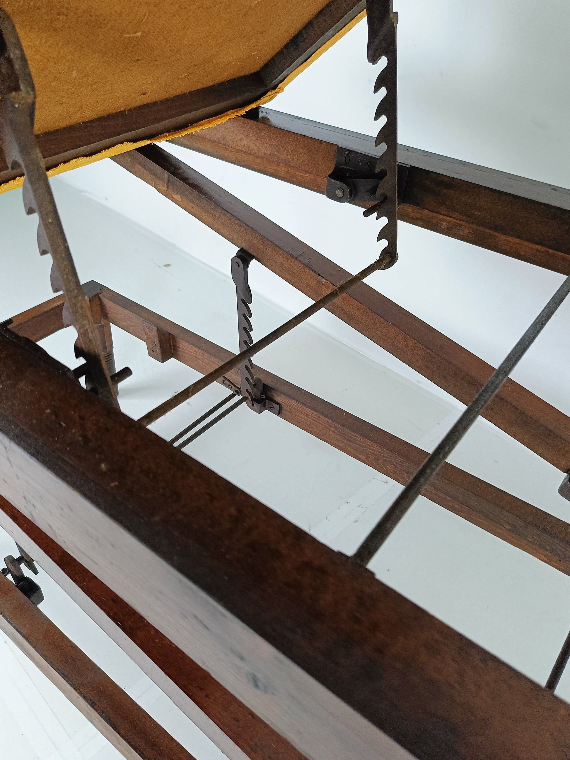 Antique English Militairy Hospital Bed Antique English Militairy Hospital Bed