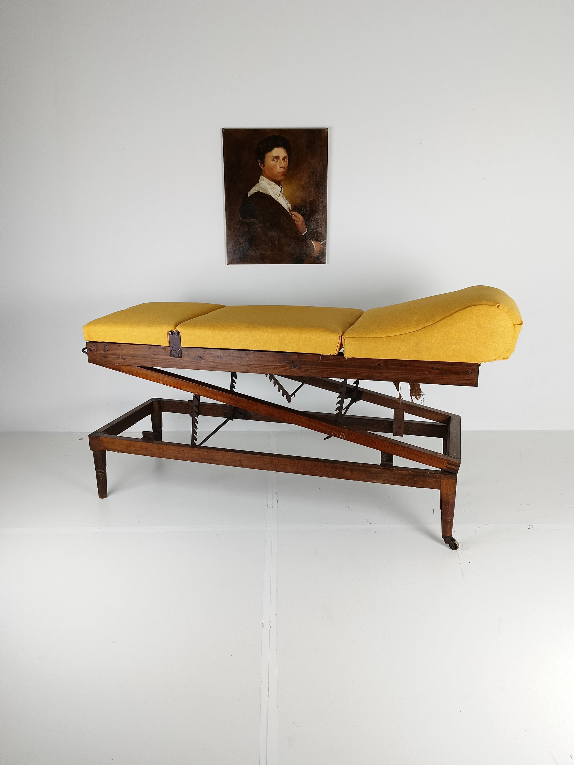 Antique English Militairy Hospital Bed Antique English Militairy Hospital Bed