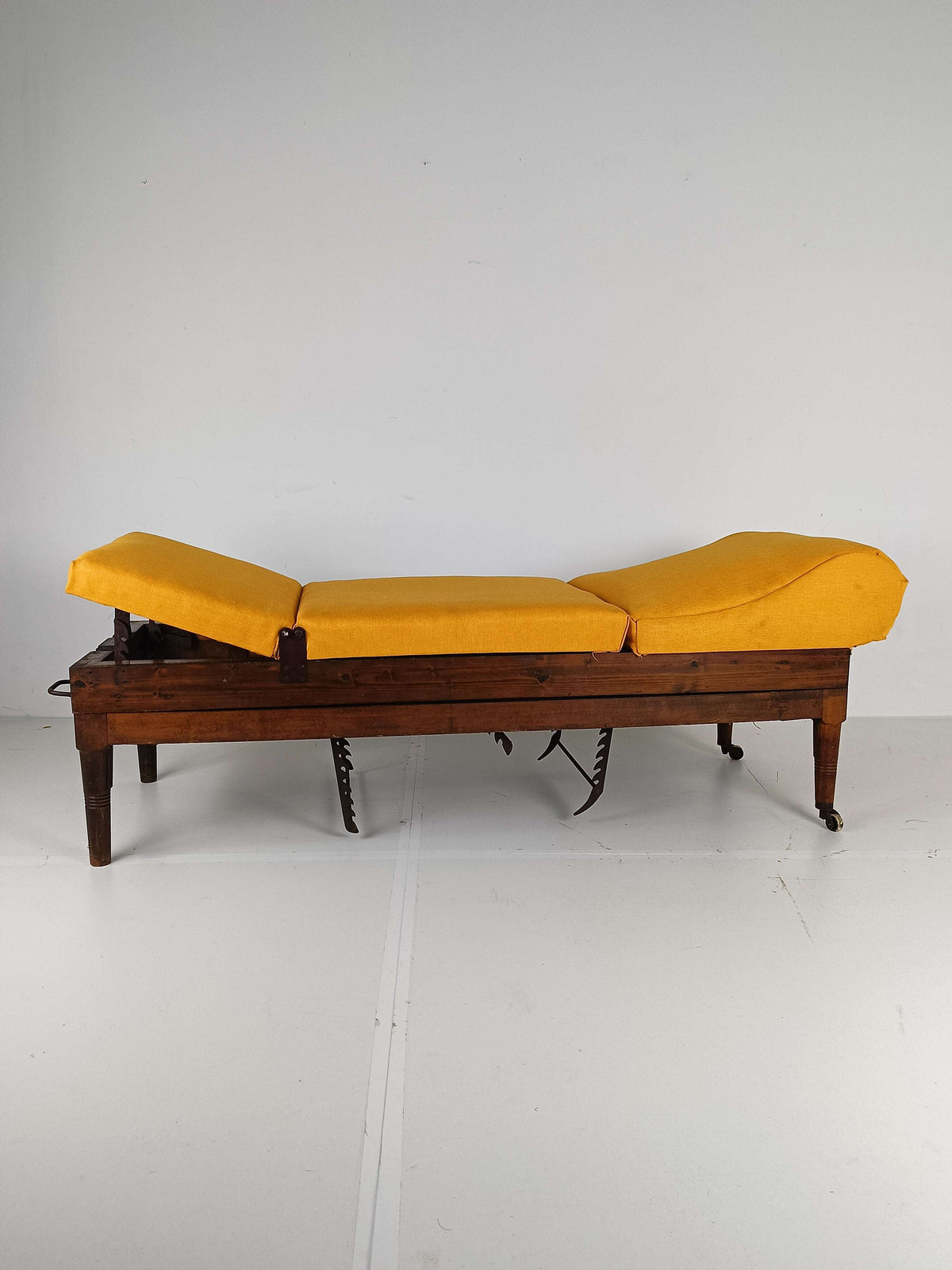 Antique English Militairy Hospital Bed Antique English Militairy Hospital Bed