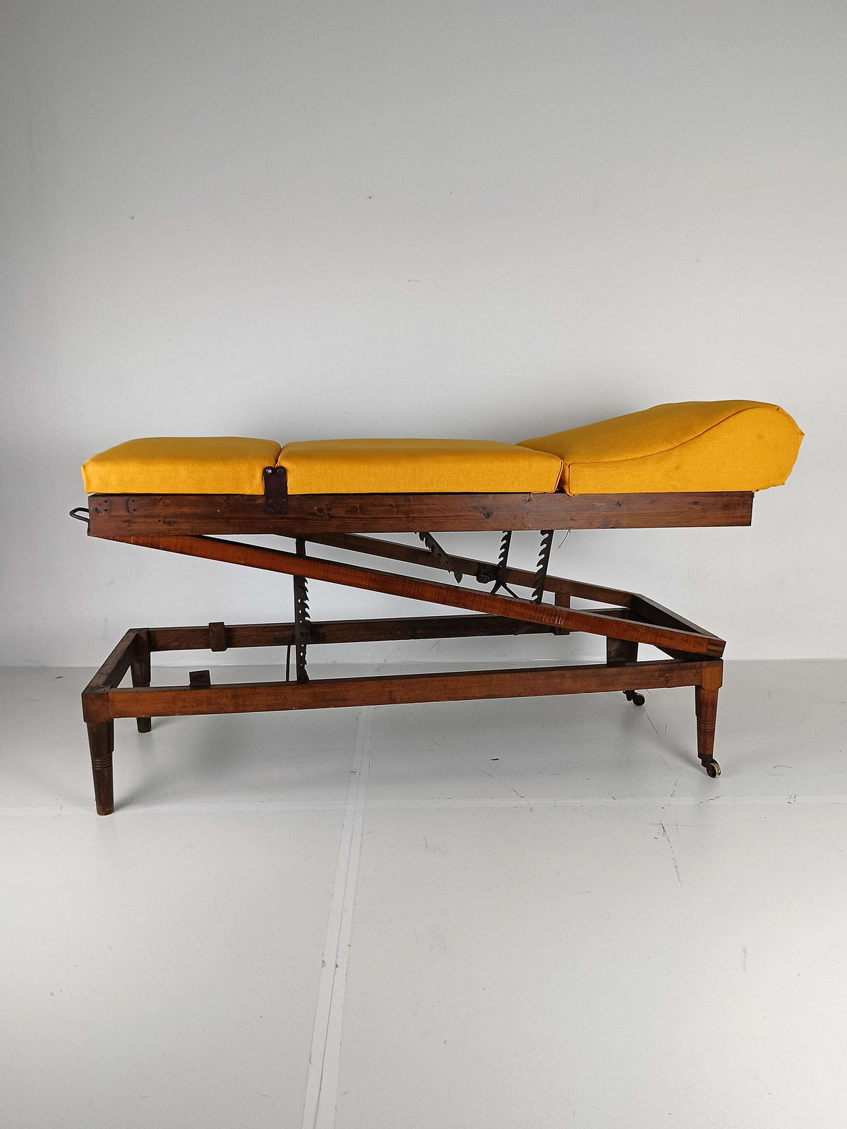 Antique English Militairy Hospital Bed Antique English Militairy Hospital Bed