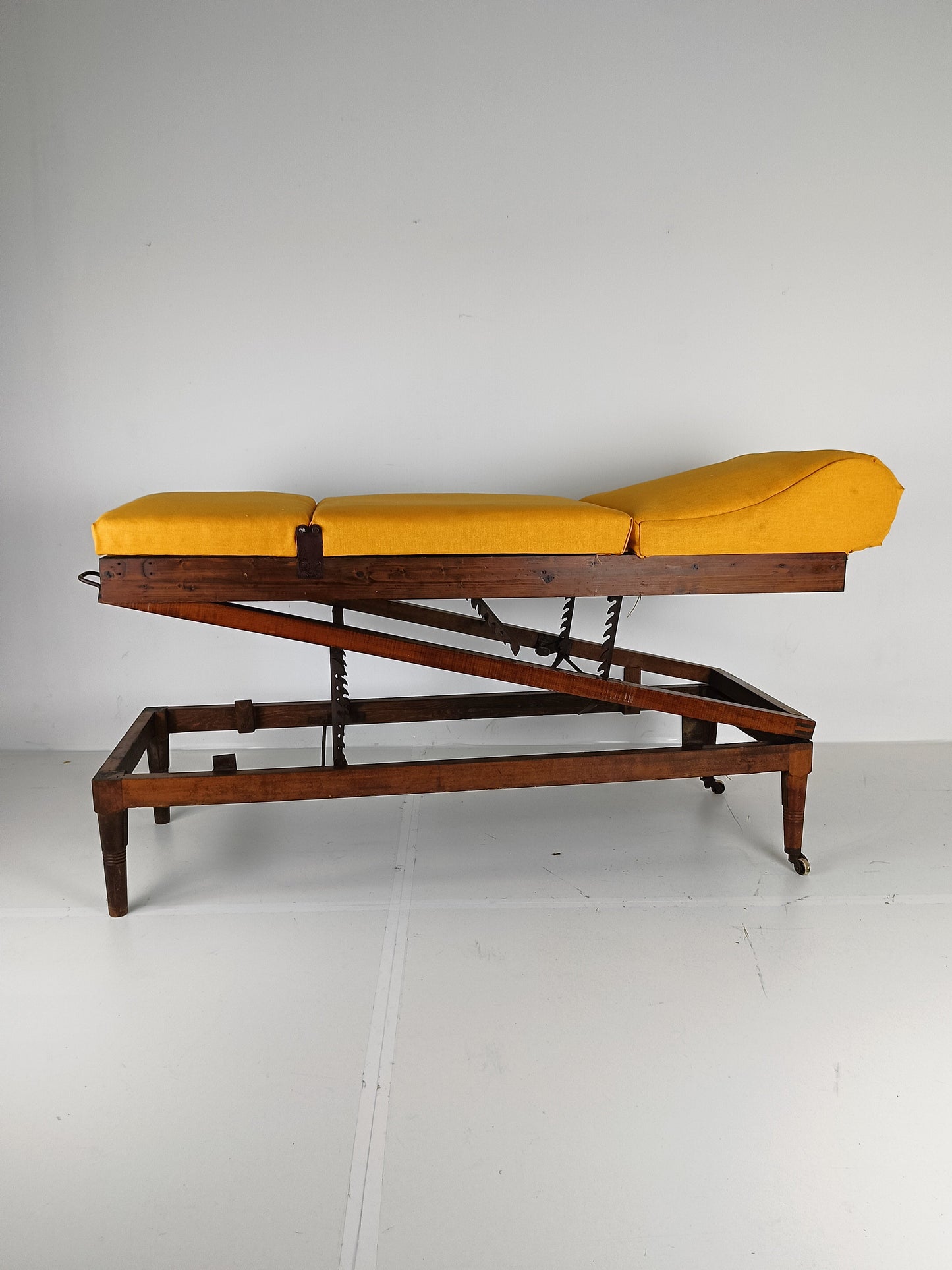 Antique English Militairy Hospital Bed Antique English Militairy Hospital Bed