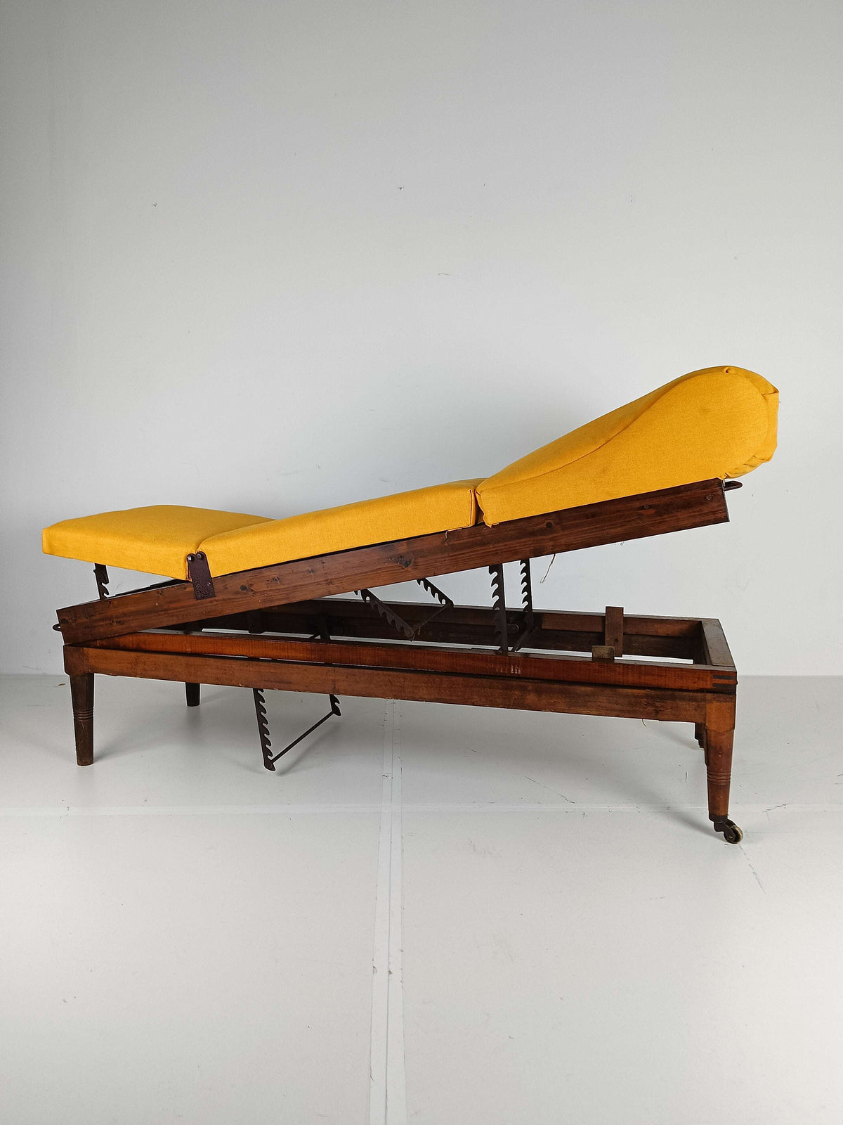 Antique English Militairy Hospital Bed Antique English Militairy Hospital Bed