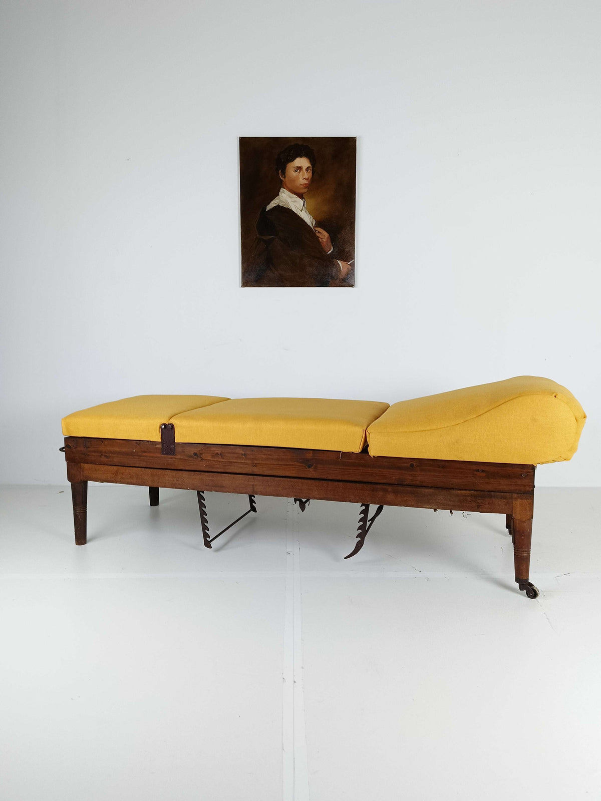 Antique English Militairy Hospital Bed Antique English Militairy Hospital Bed