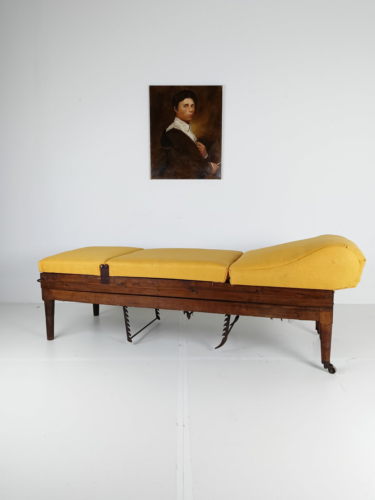 Antique English Militairy Hospital Bed Antique English Militairy Hospital Bed
