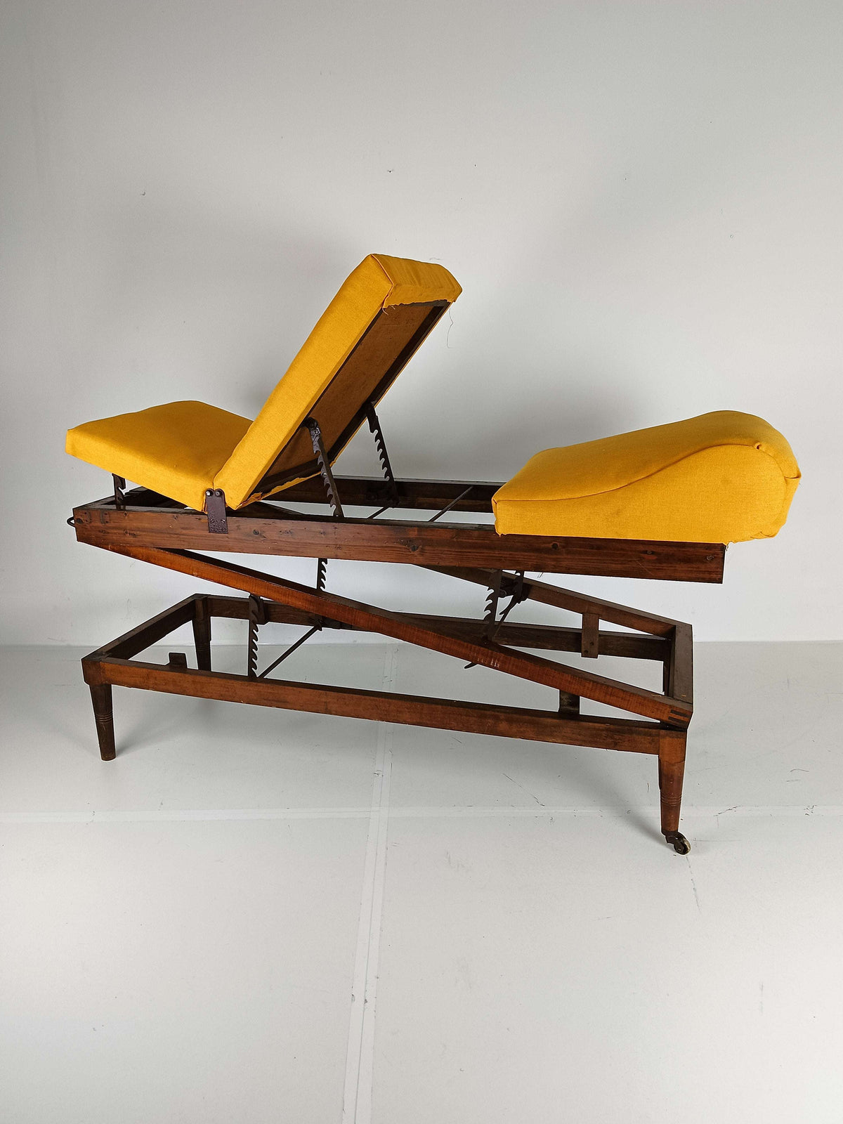 Antique English Militairy Hospital Bed Antique English Militairy Hospital Bed