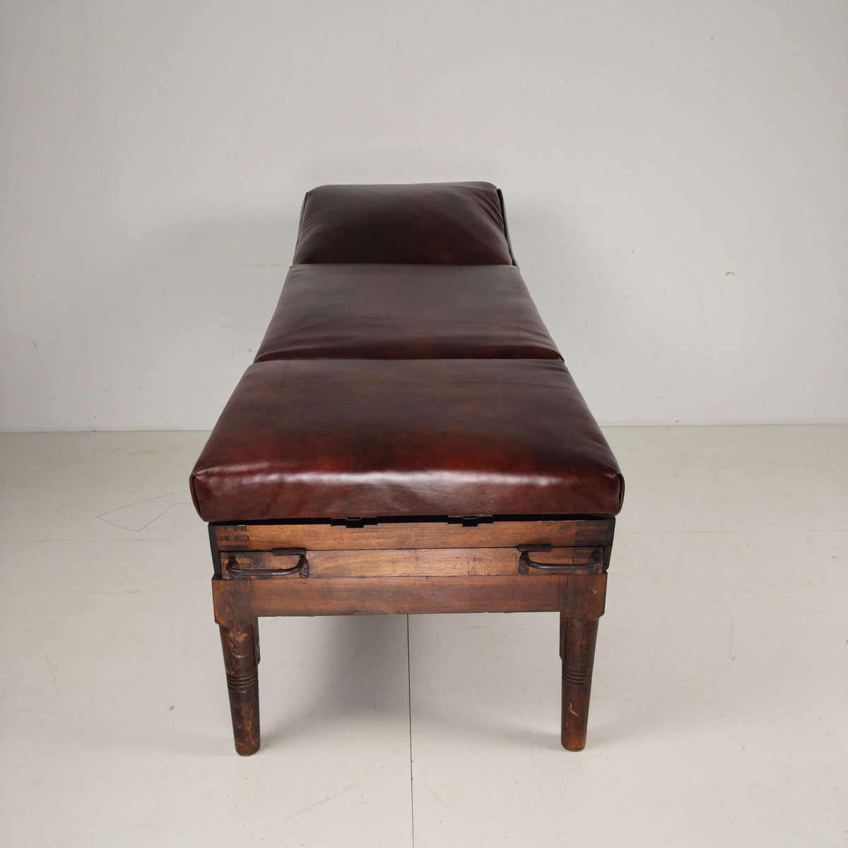 Antique English Military Hospital Bed – 19th Century Antique English Military Hospital Bed – 19th Century