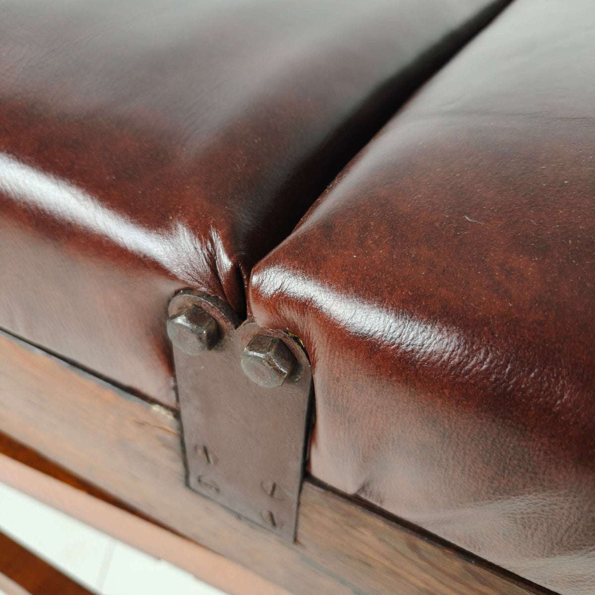 Antique English Military Hospital Bed – 19th Century Antique English Military Hospital Bed – 19th Century