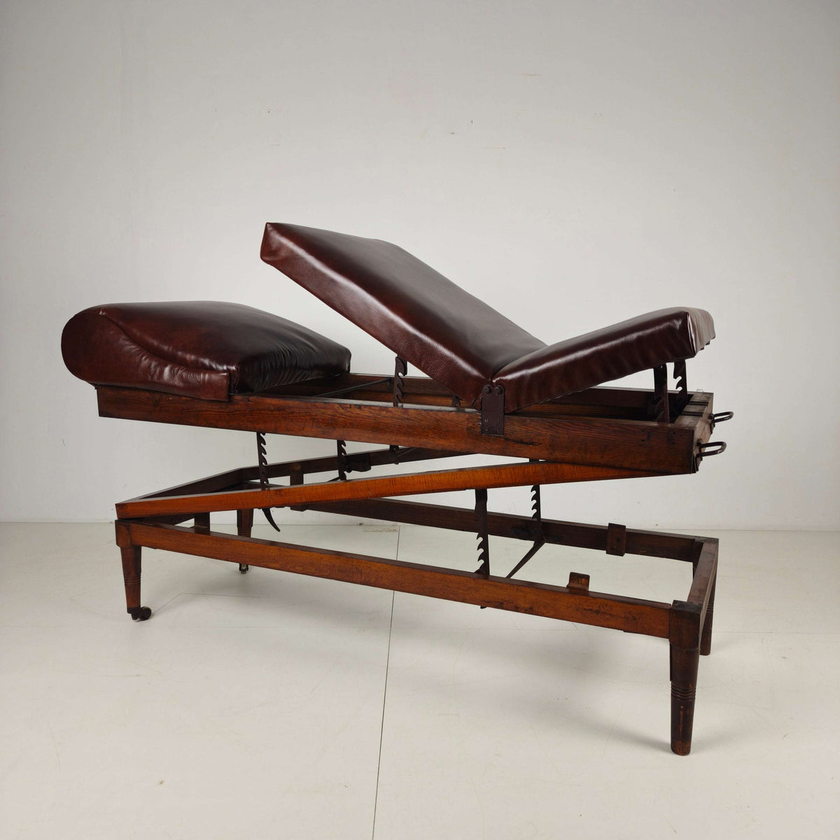 Antique English Military Hospital Bed – 19th Century Antique English Military Hospital Bed – 19th Century