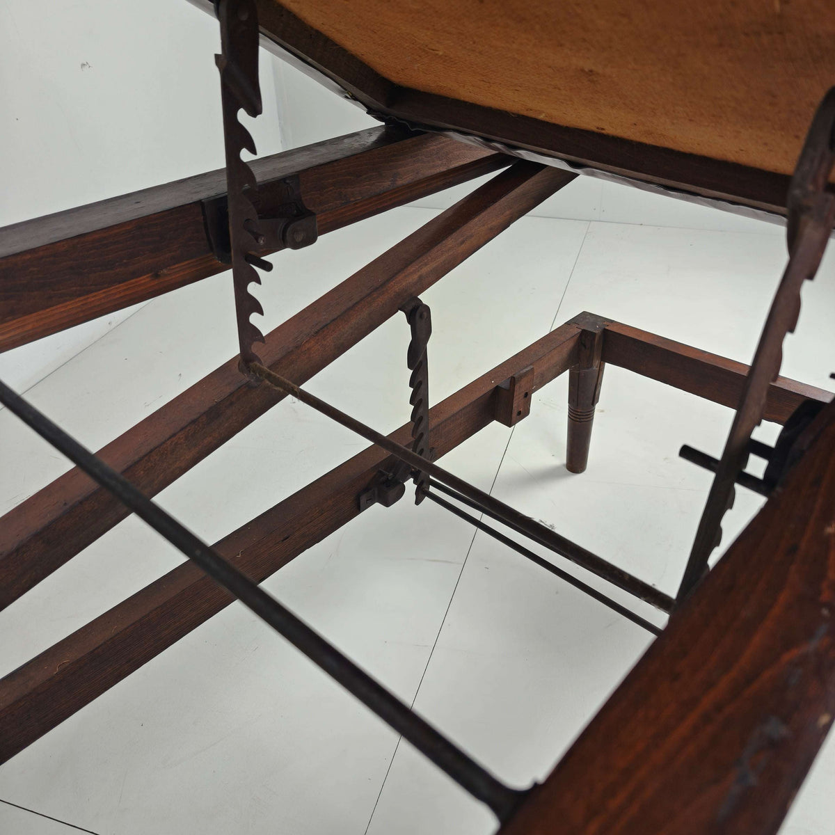 Antique English Military Hospital Bed – 19th Century Antique English Military Hospital Bed – 19th Century