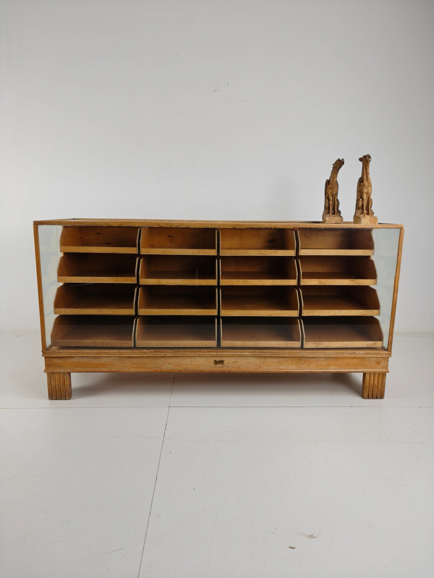 Antique English Oak & Glass Shop Counter Cabinet / Haberdashery Vitrine – c.1920 Antique English Oak & Glass Shop Counter Cabinet / Haberdashery Vitrine – c.1920