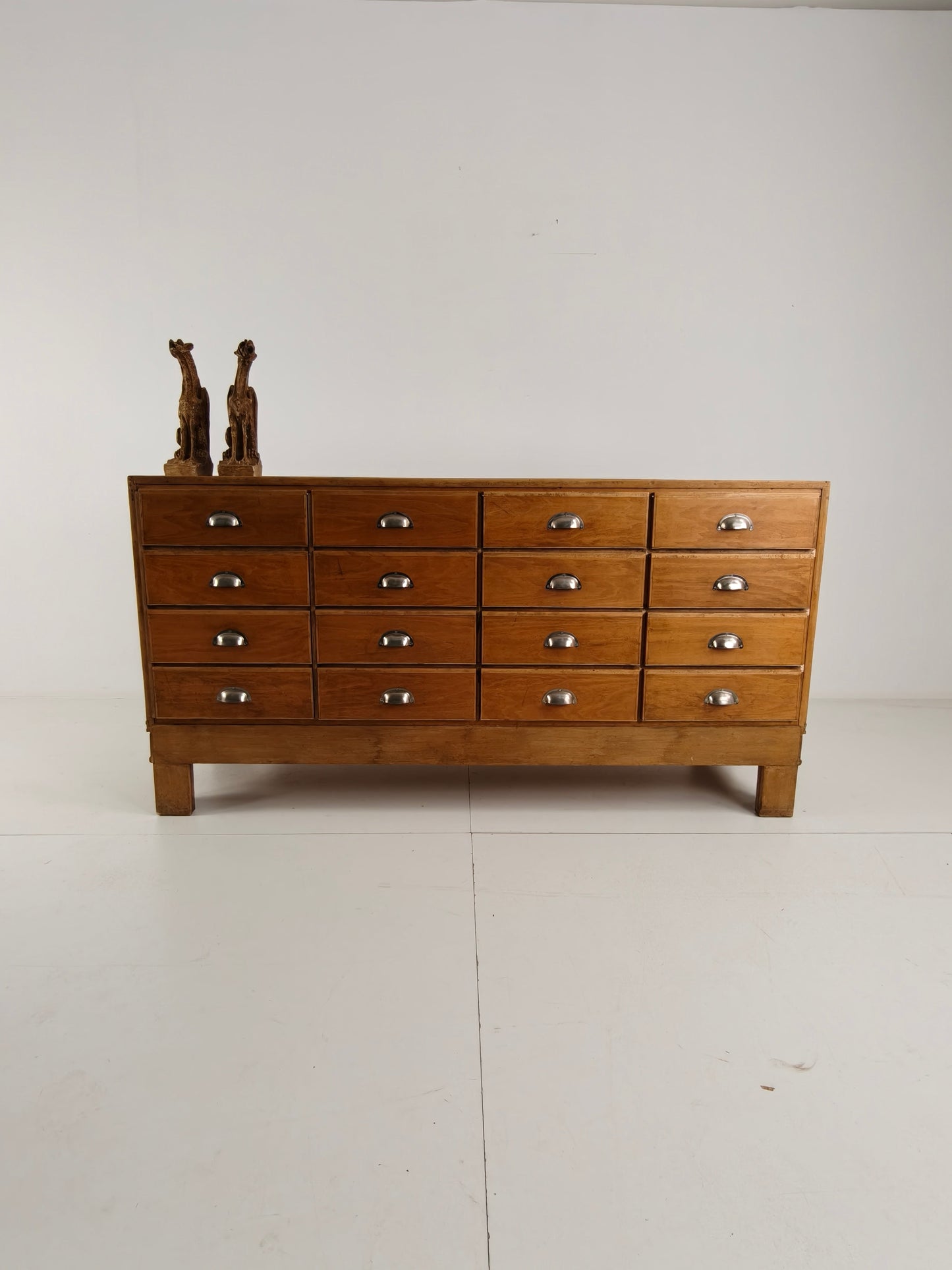 Antique English Oak & Glass Shop Counter Cabinet / Haberdashery Vitrine – c.1920 Antique English Oak & Glass Shop Counter Cabinet / Haberdashery Vitrine – c.1920
