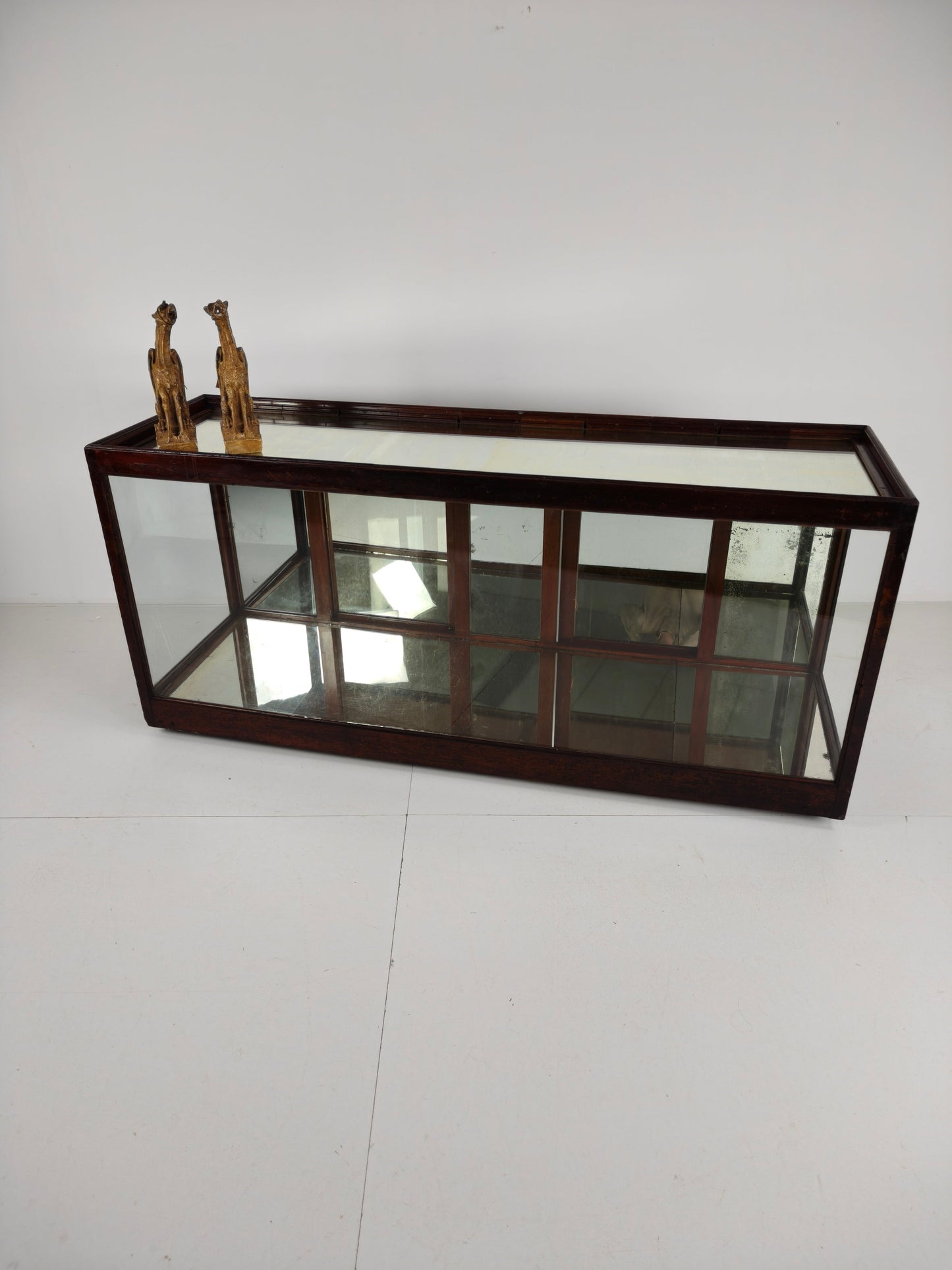 Antique English Shop display Counter with Mirror – Circa 1920 Antique English Shop display Counter with Mirror – Circa 1920