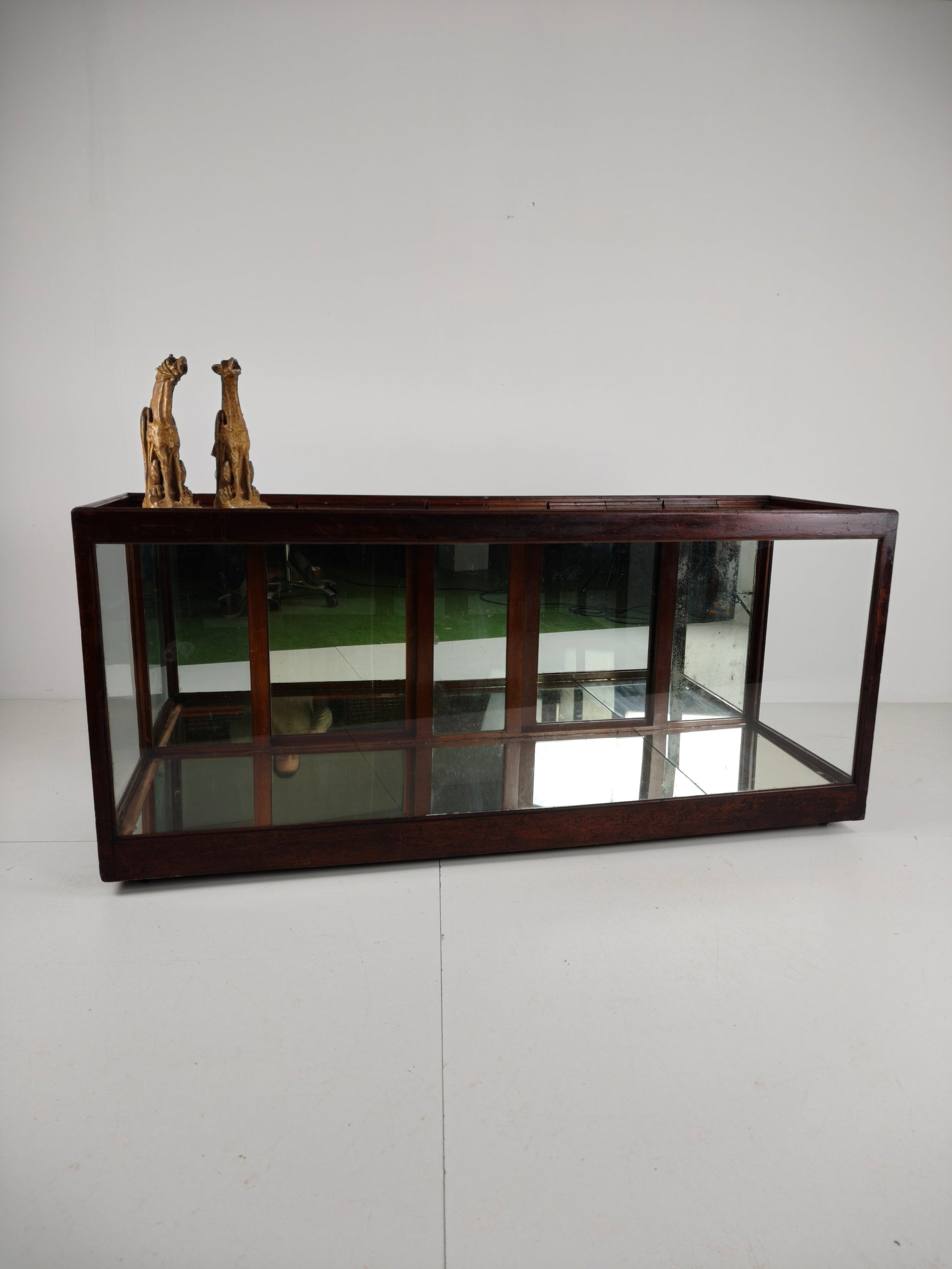 Antique English Shop display Counter with Mirror – Circa 1920 Antique English Shop display Counter with Mirror – Circa 1920