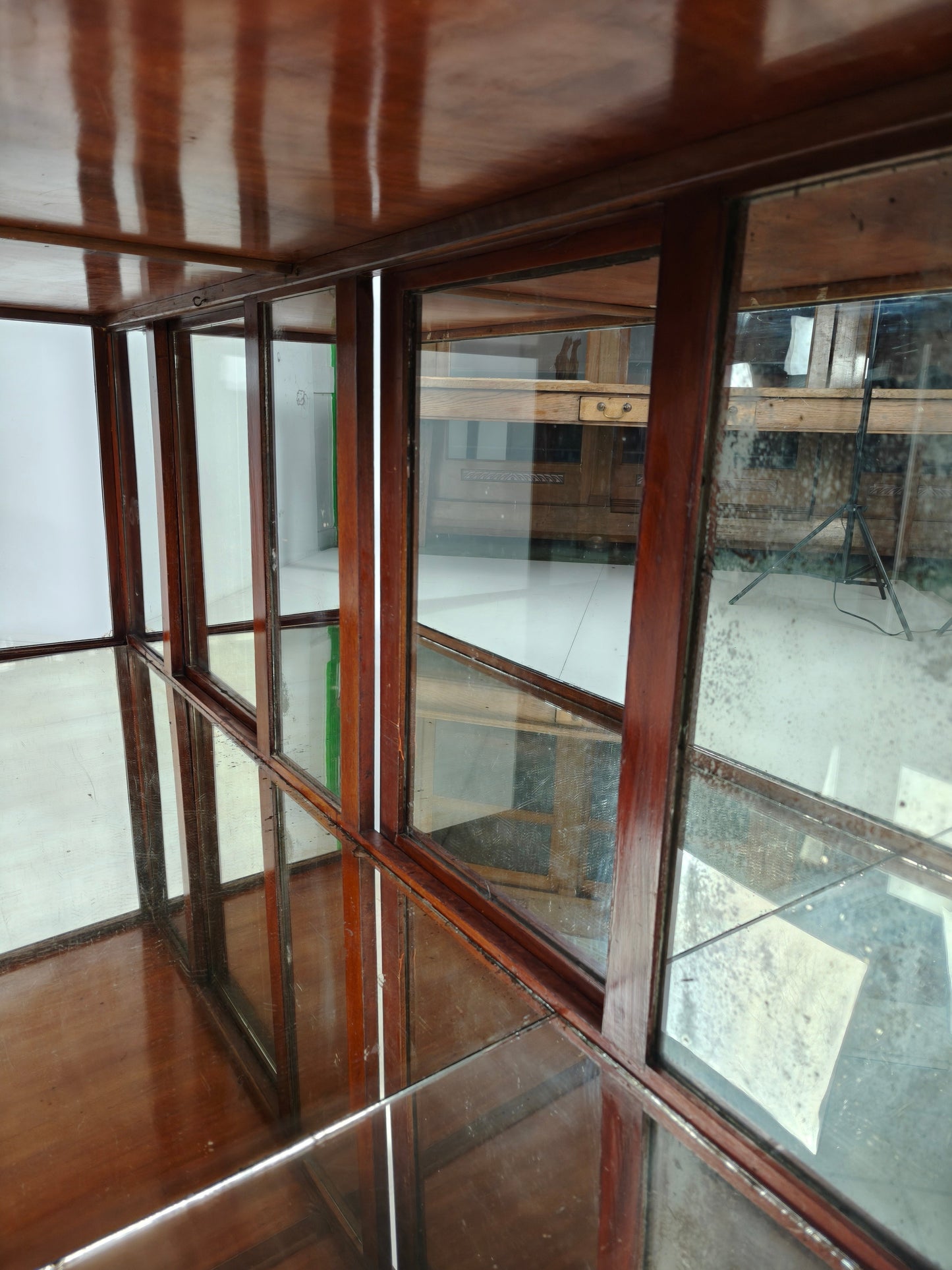 Antique English Shop display Counter with Mirror – Circa 1920 Antique English Shop display Counter with Mirror – Circa 1920