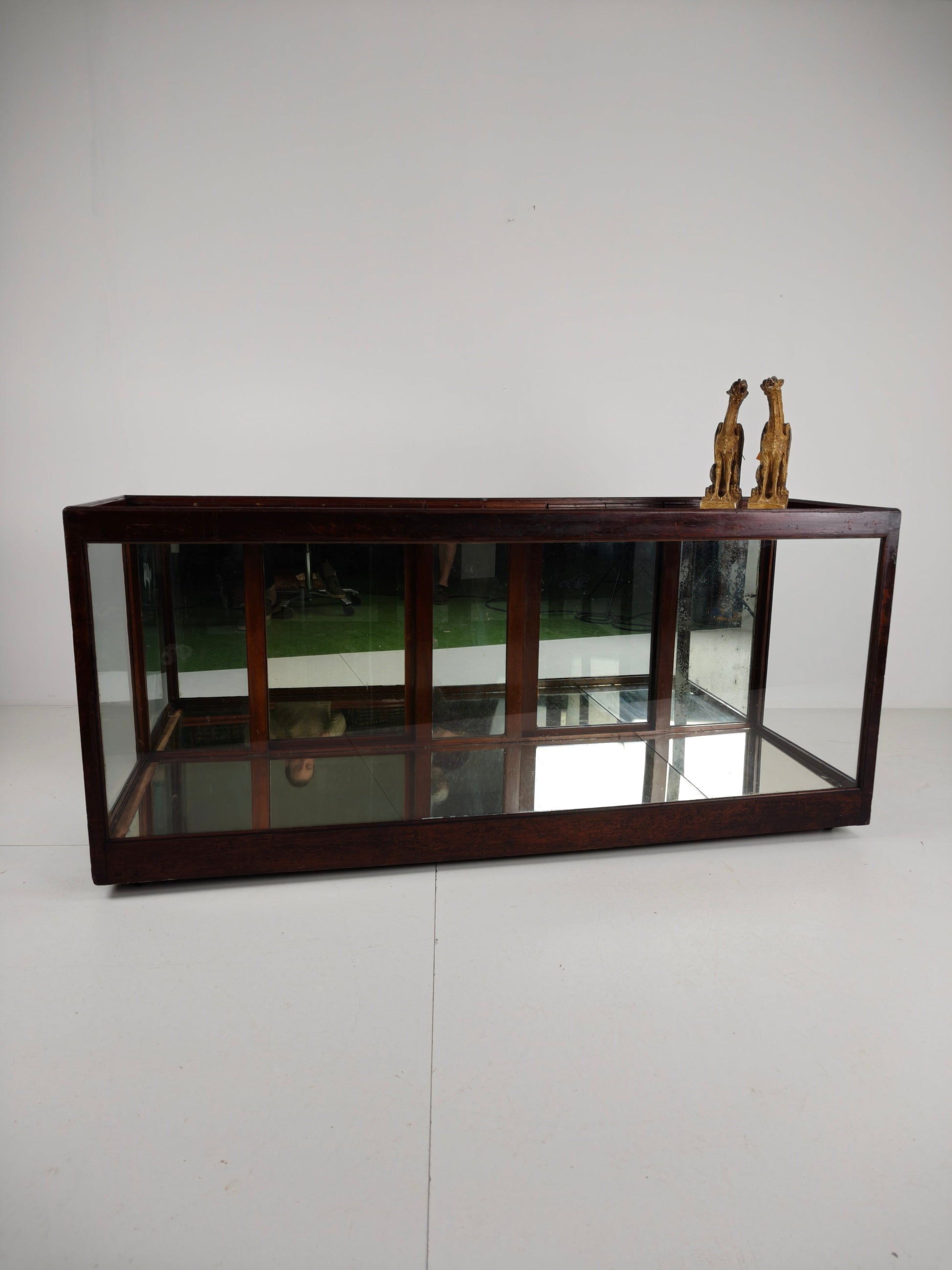 Antique English Shop display Counter with Mirror – Circa 1920 Antique English Shop display Counter with Mirror – Circa 1920