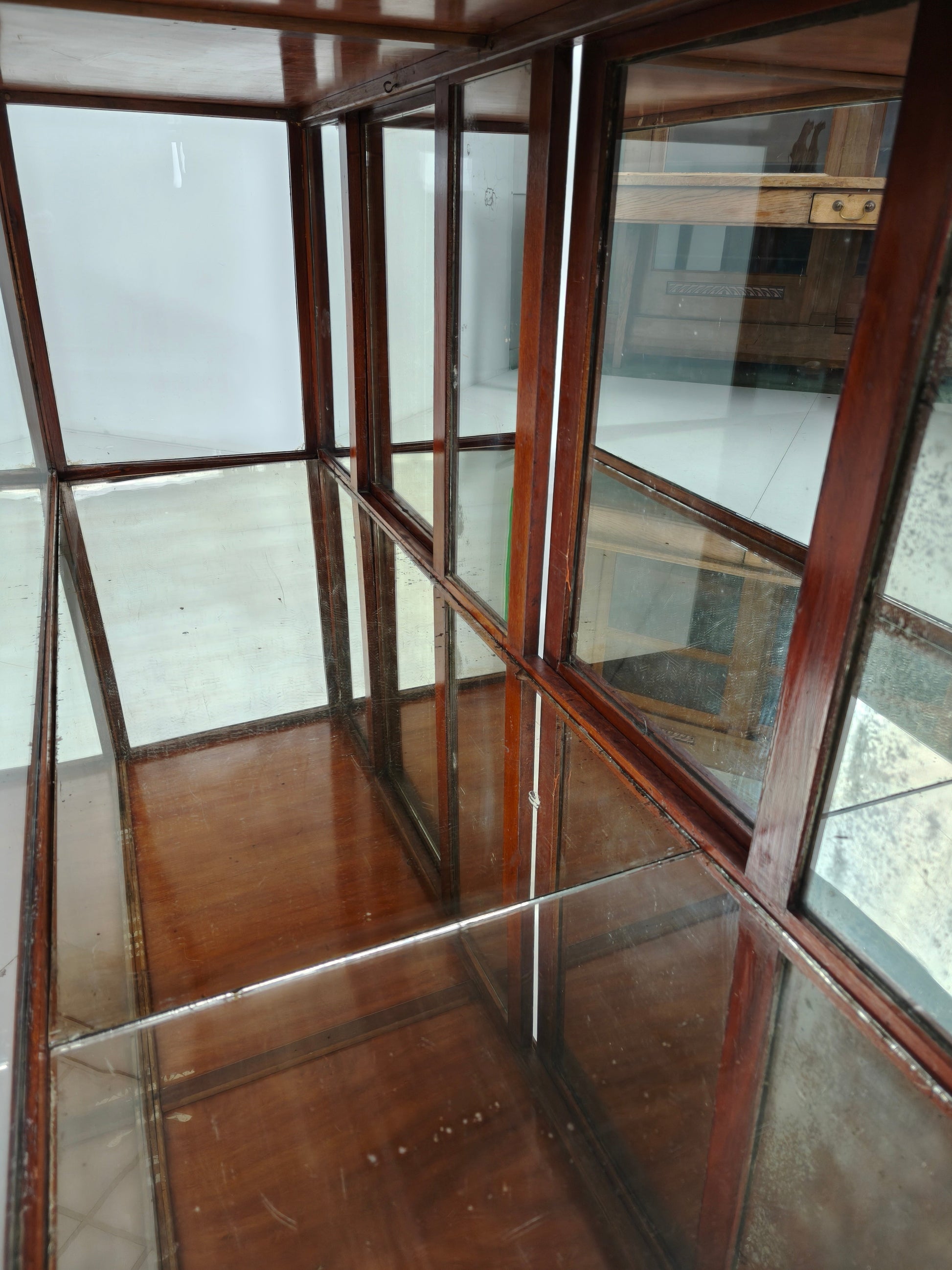 Antique English Shop display Counter with Mirror – Circa 1920 Antique English Shop display Counter with Mirror – Circa 1920