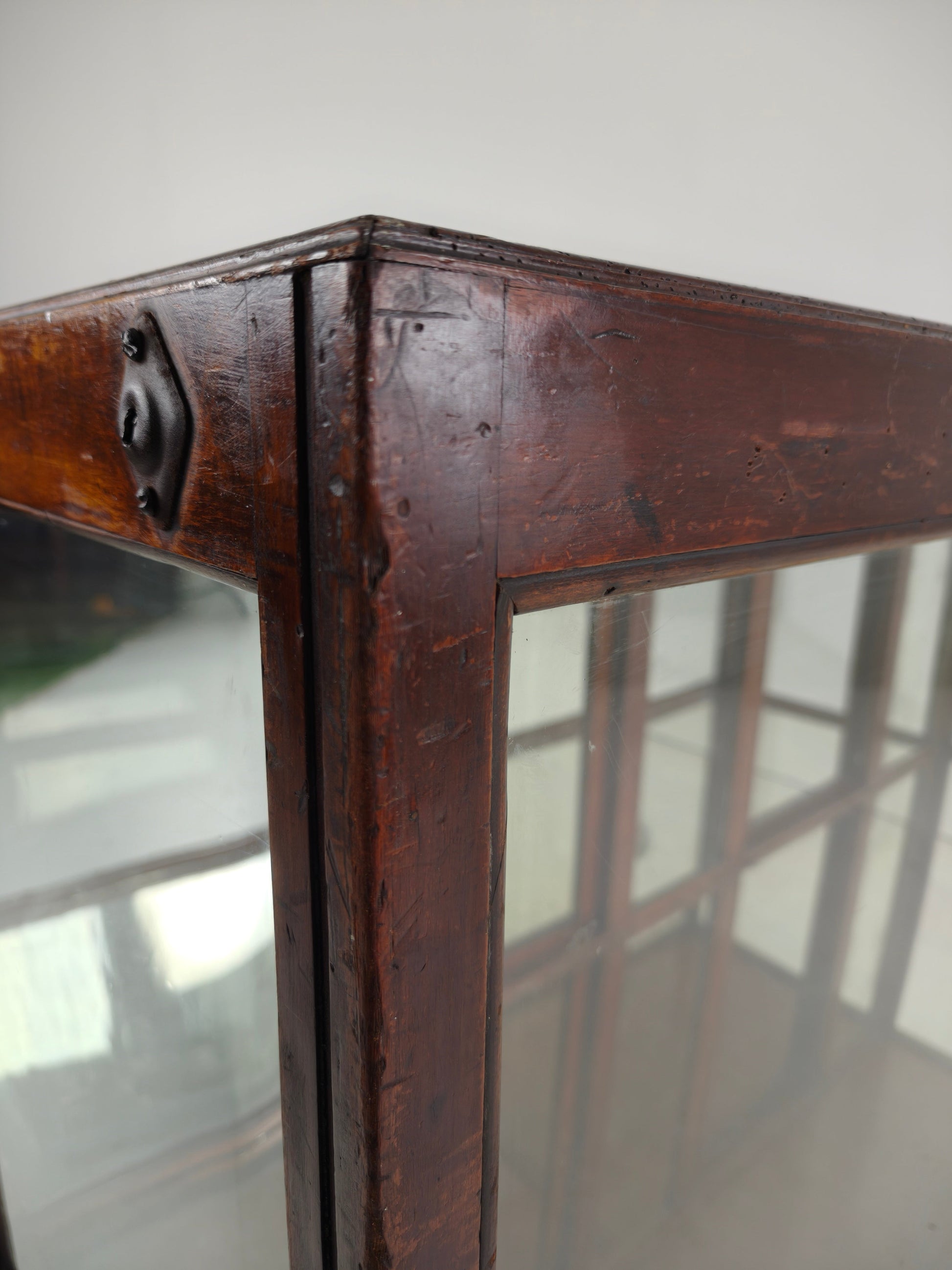 Antique English Shop display Counter with Mirror – Circa 1920 Antique English Shop display Counter with Mirror – Circa 1920