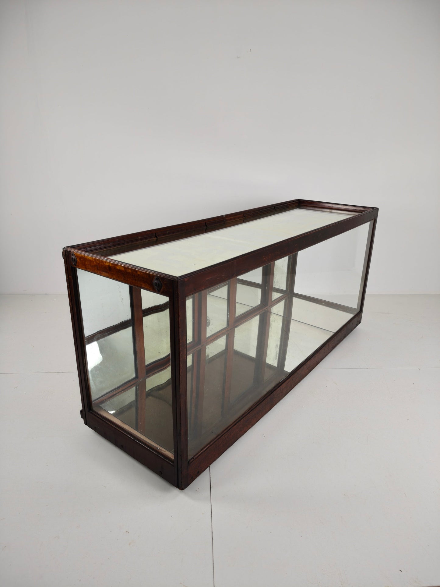 Antique English Shop display Counter with Mirror – Circa 1920 Antique English Shop display Counter with Mirror – Circa 1920