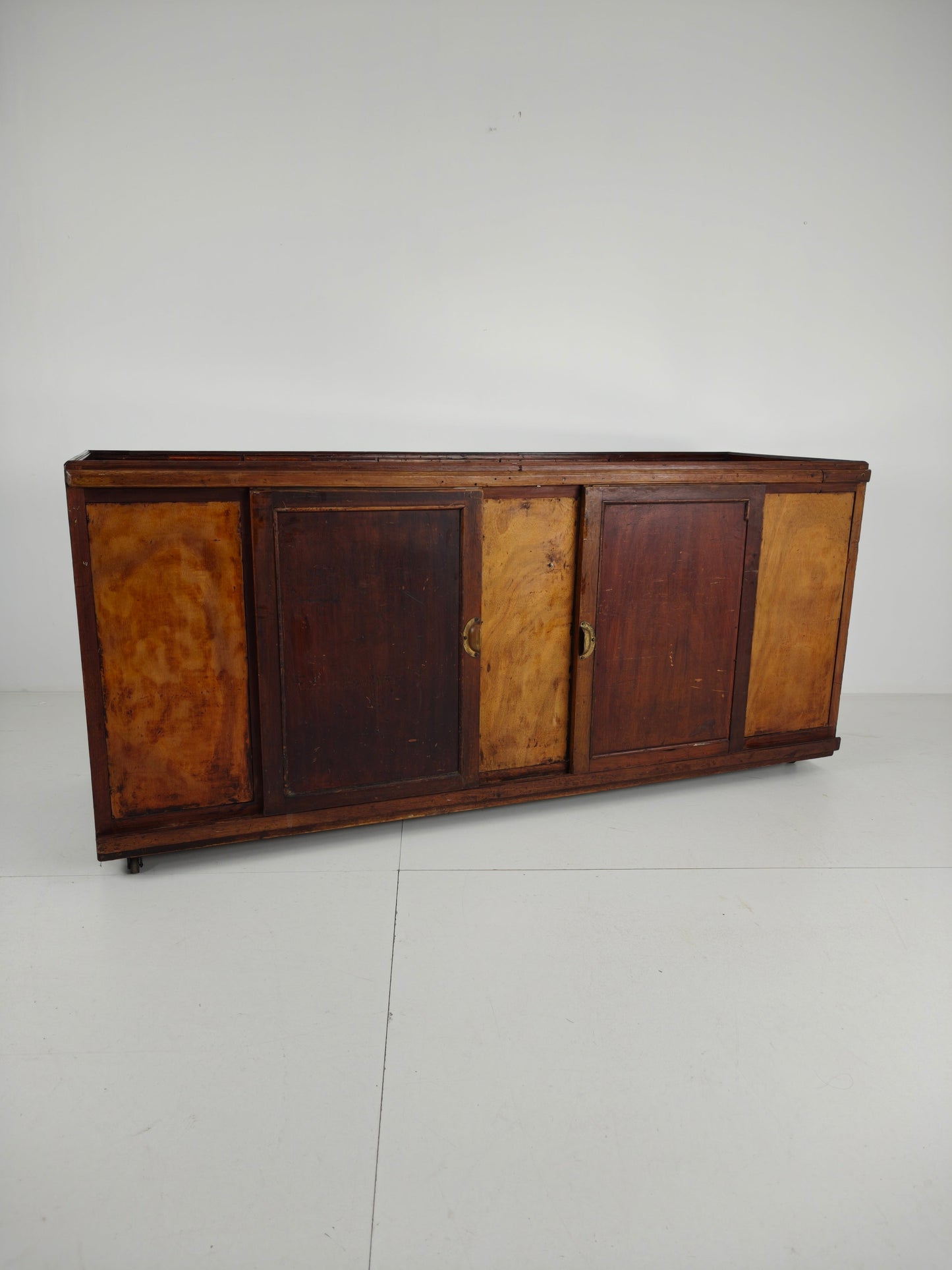 Antique English Shop display Counter with Mirror – Circa 1920 Antique English Shop display Counter with Mirror – Circa 1920
