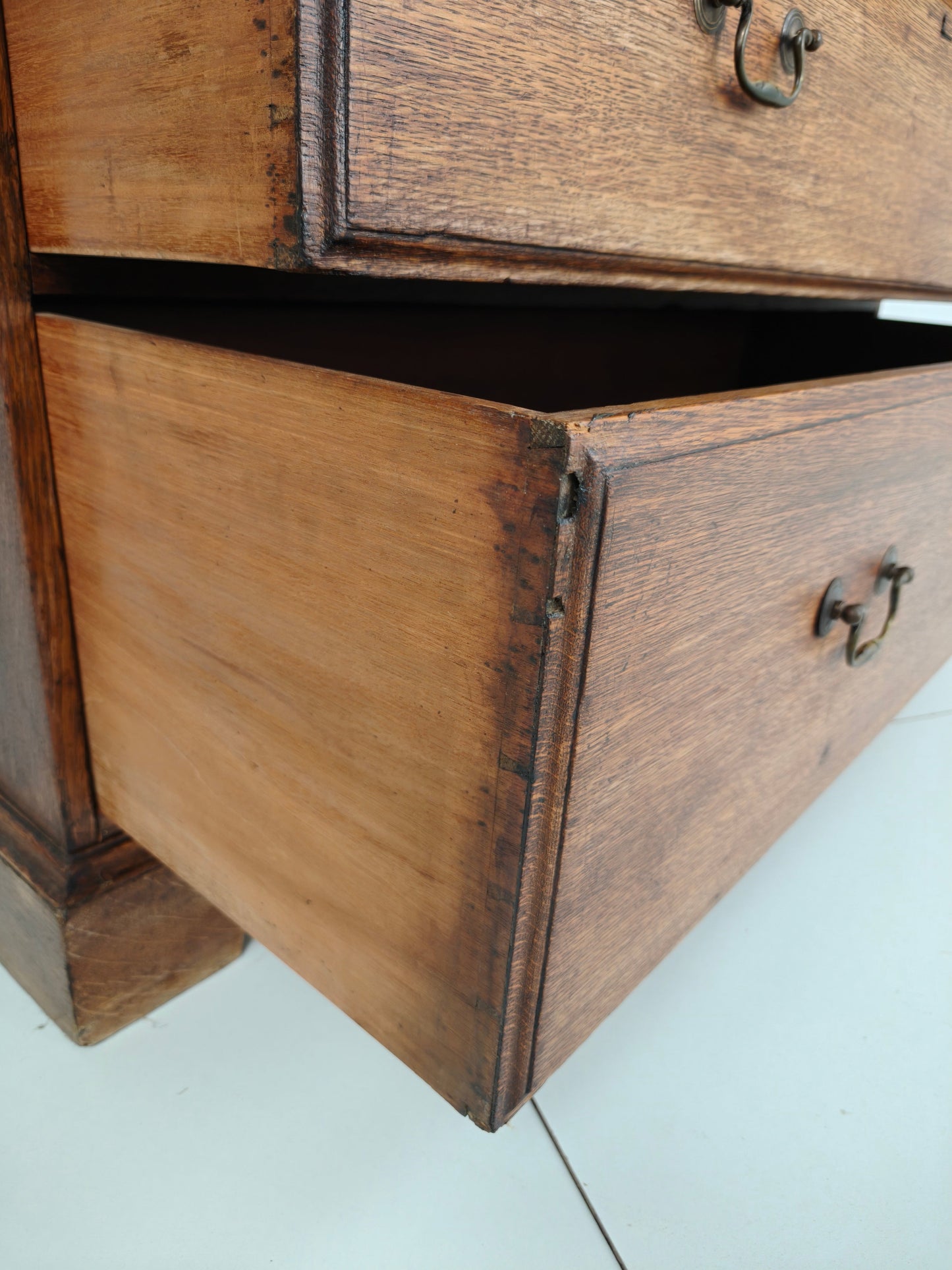 Antique Howard & Son’s Berners Street Linen Press Wardrobe – Light Oak, 19th Century Antique Howard & Son’s Berners Street Linen Press Wardrobe – Light Oak, 19th Century