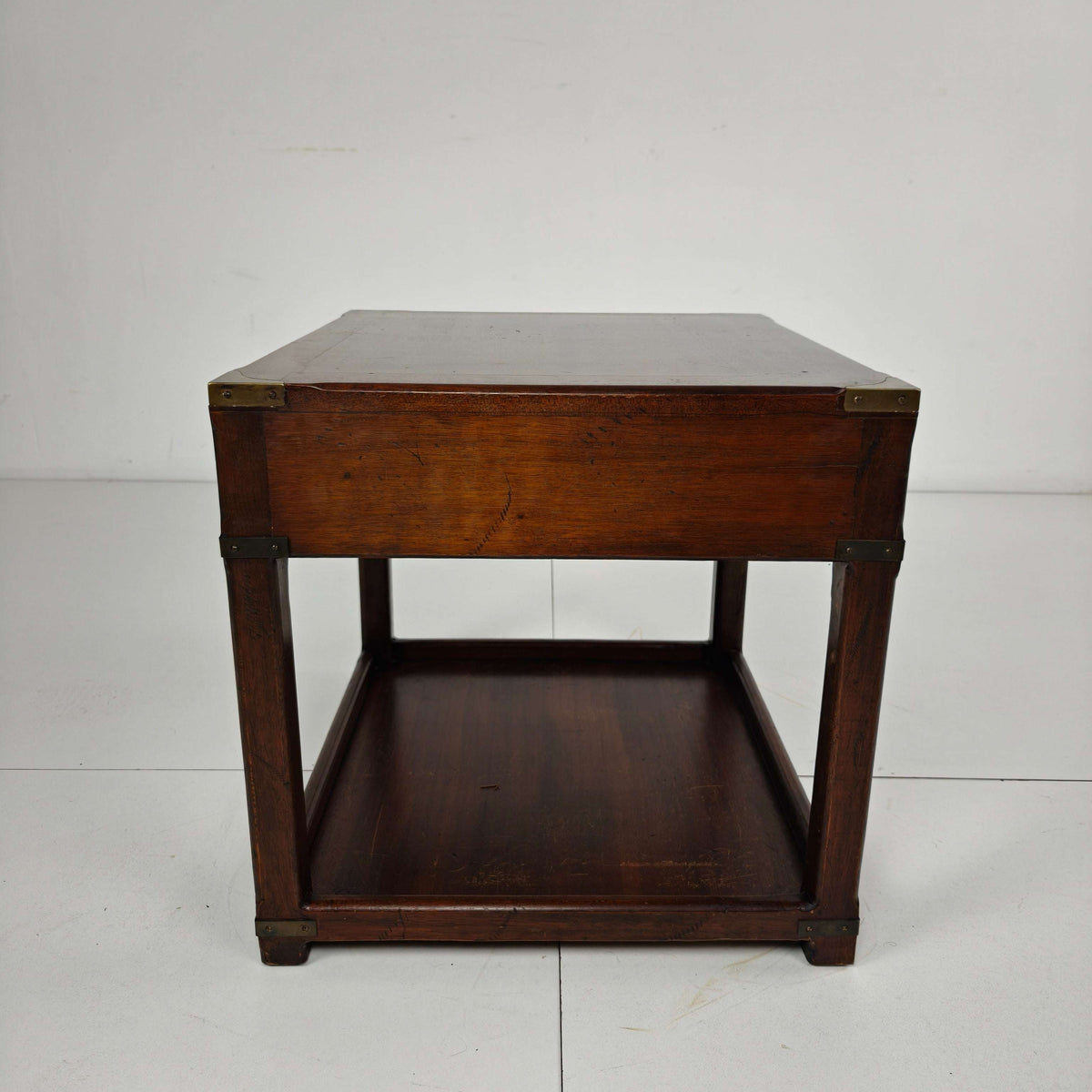 Antique Military Campaign Side Table / End Lamp Table – Brass Details – c.1900–1920 Antique Military Campaign Side Table / End Lamp Table – Brass Details – c.1900–1920