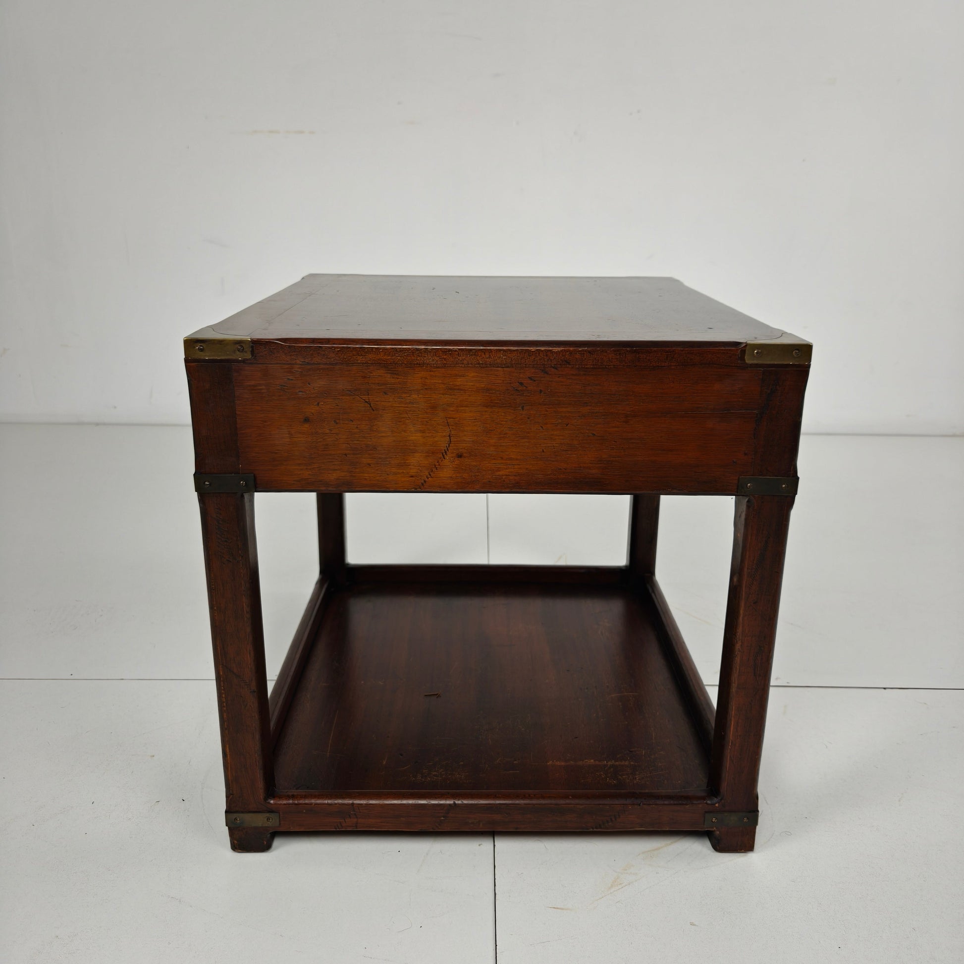 Antique Military Campaign Side Table / End Lamp Table – Brass Details – c.1900–1920 Antique Military Campaign Side Table / End Lamp Table – Brass Details – c.1900–1920