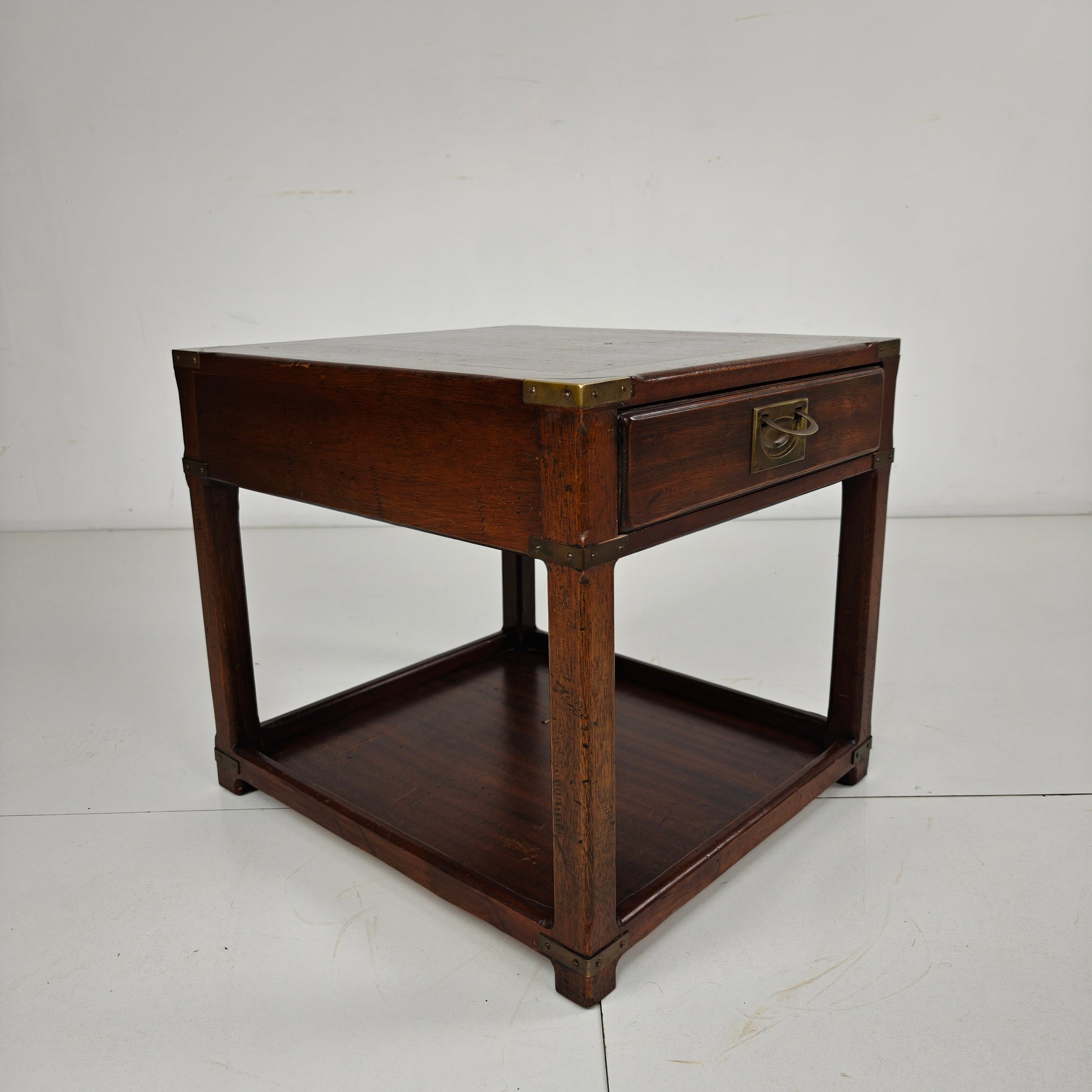 Antique Military Campaign Side Table / End Lamp Table – Brass Details – c.1900–1920 Antique Military Campaign Side Table / End Lamp Table – Brass Details – c.1900–1920