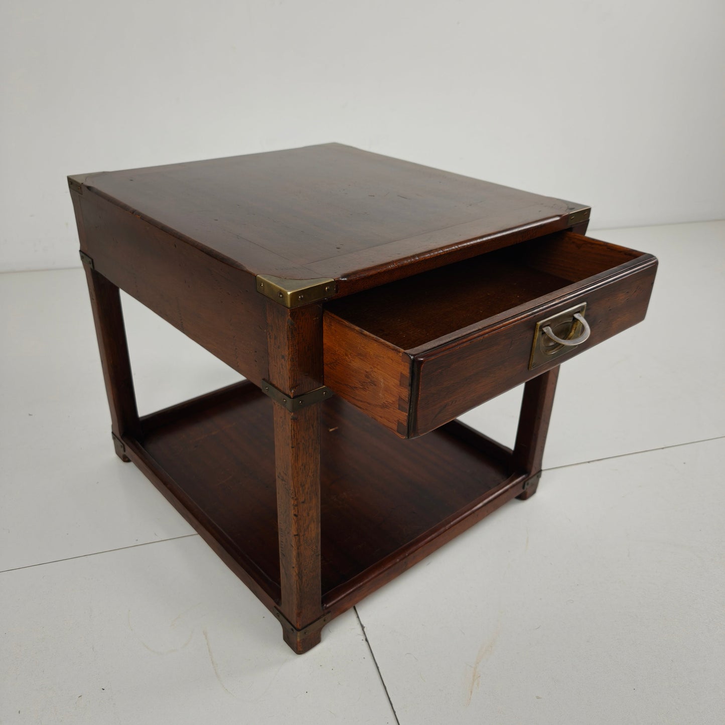 Antique Military Campaign Side Table / End Lamp Table – Brass Details – c.1900–1920 Antique Military Campaign Side Table / End Lamp Table – Brass Details – c.1900–1920