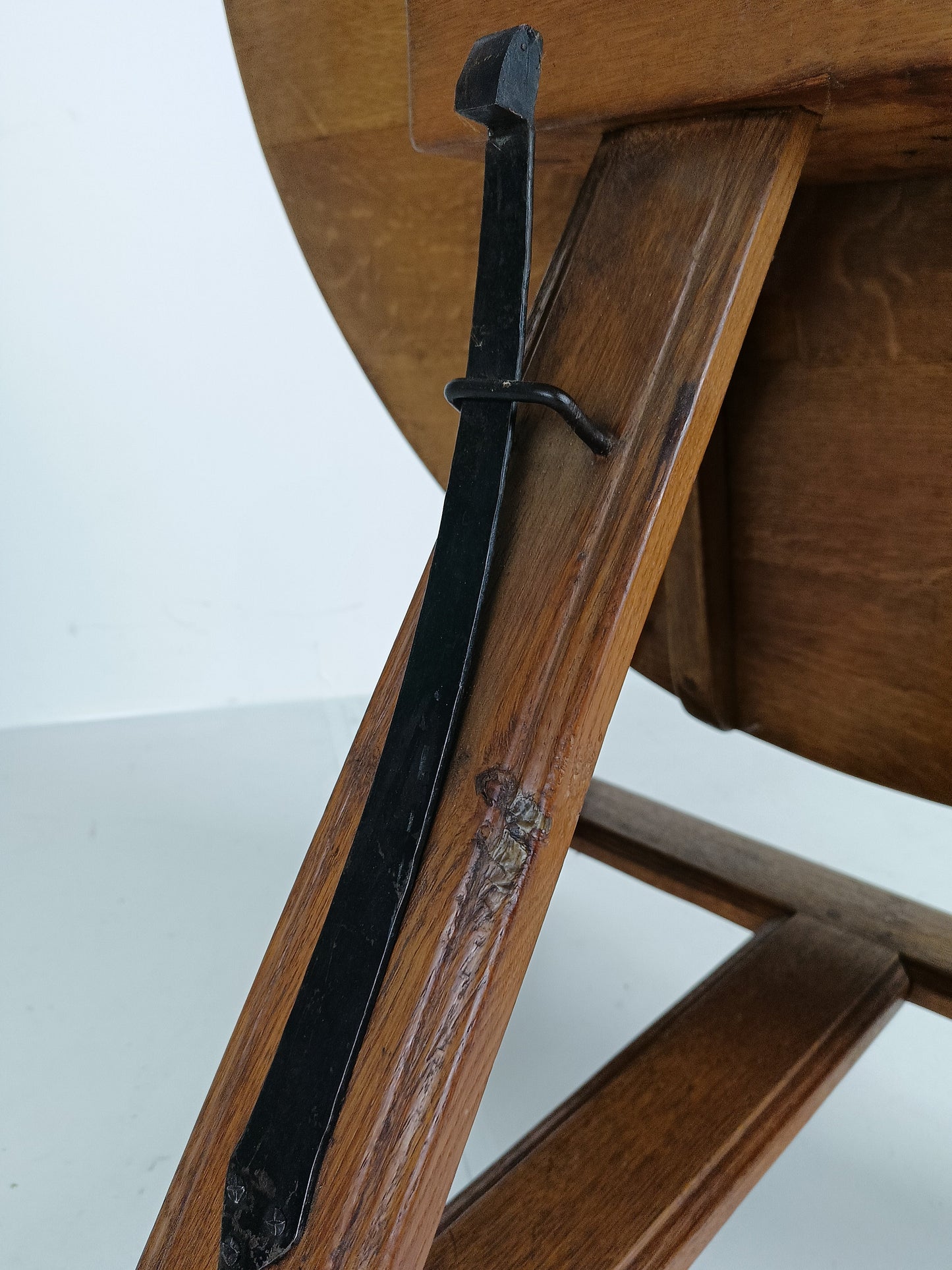 Antique Round Tilt Top Table From Drenthe, The Netherlands Antique Round Tilt Top Table From Drenthe, The Netherlands