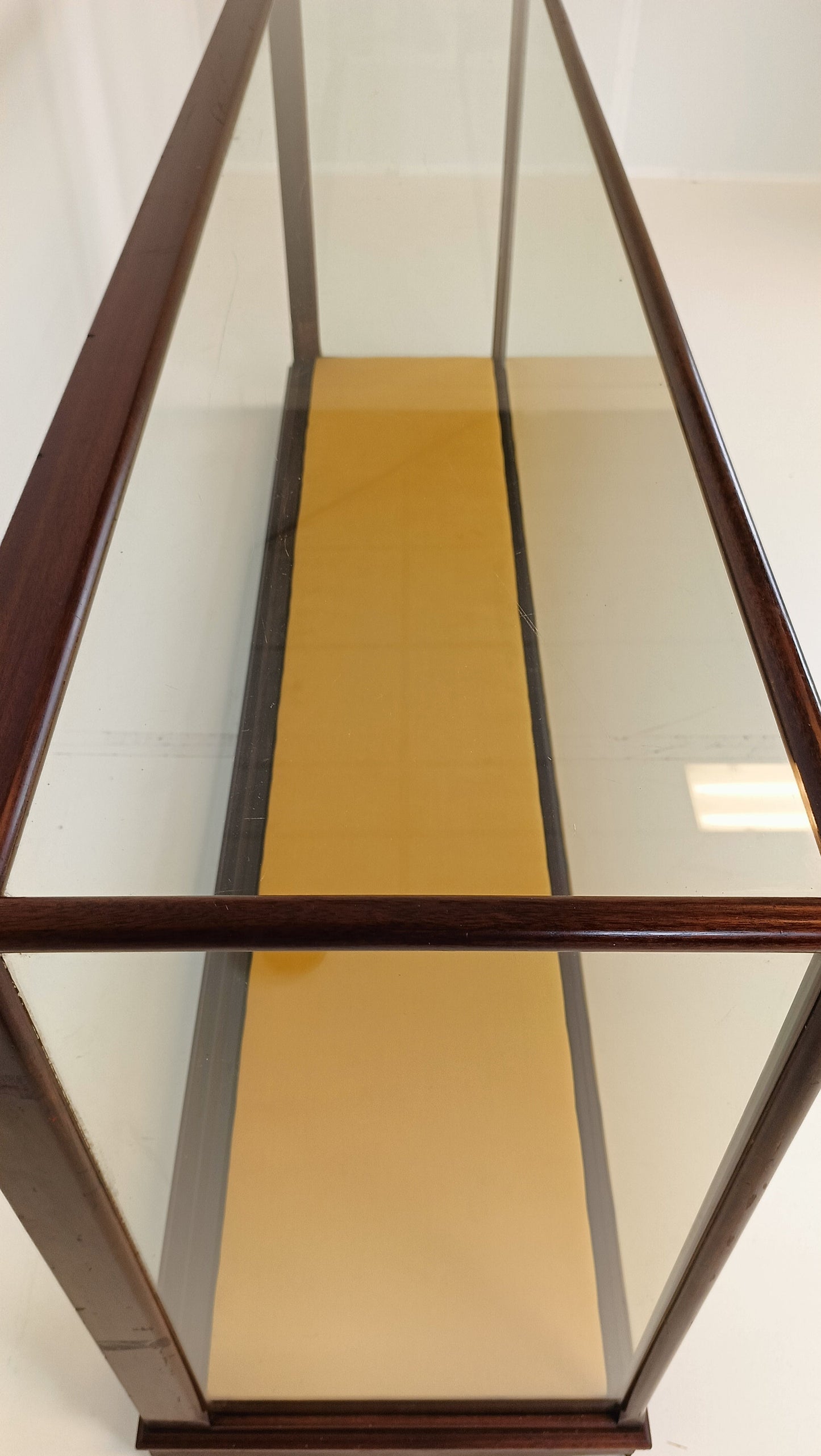 Antique Shop/Museum Display Cabinet Antique Shop/Museum Display Cabinet