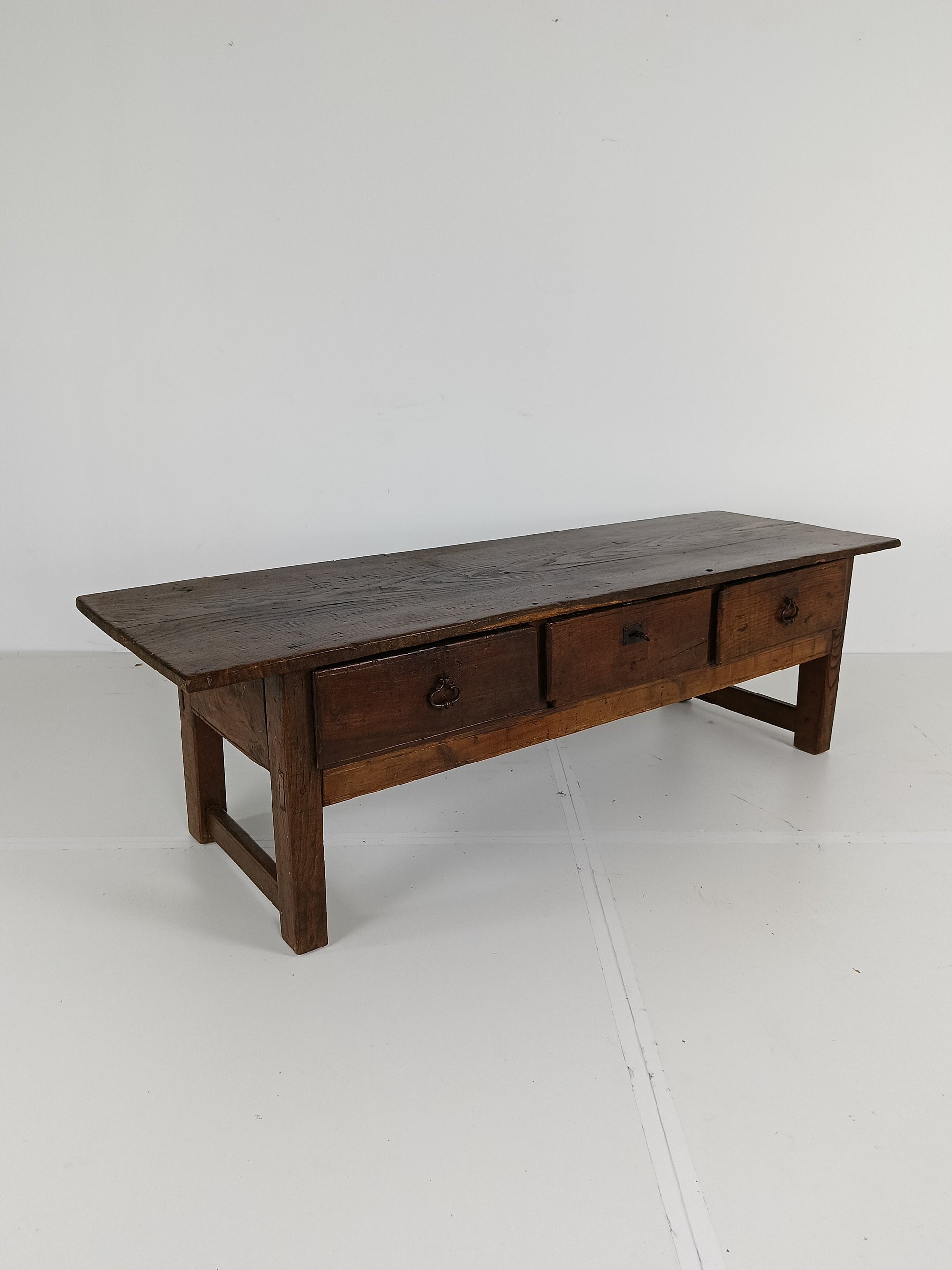 Antique Spanish coffee table 18th century Antique Spanish coffee table 18th century