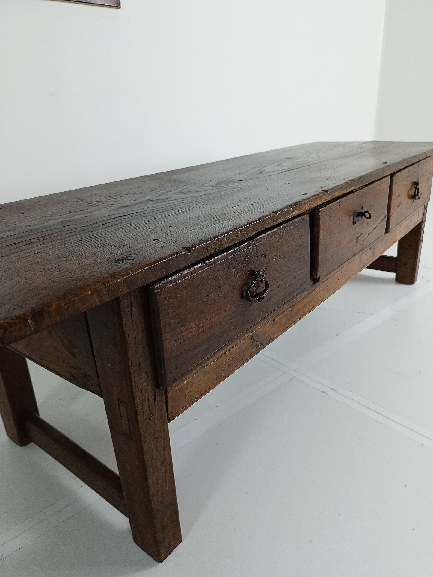 Antique Spanish coffee table 18th century Antique Spanish coffee table 18th century
