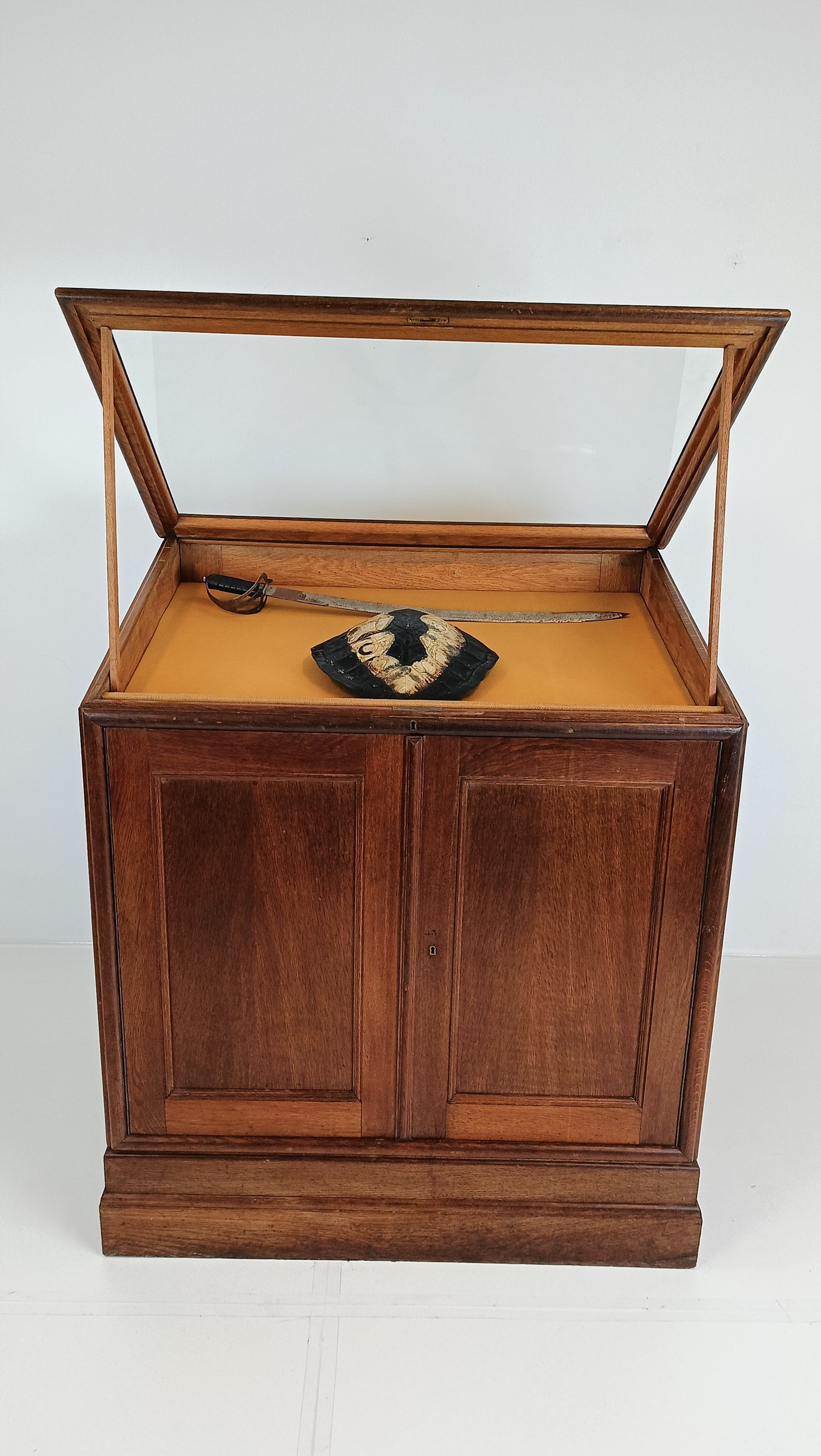 Antique Wooden Museum Display Cabinet Antique Wooden Museum Display Cabinet