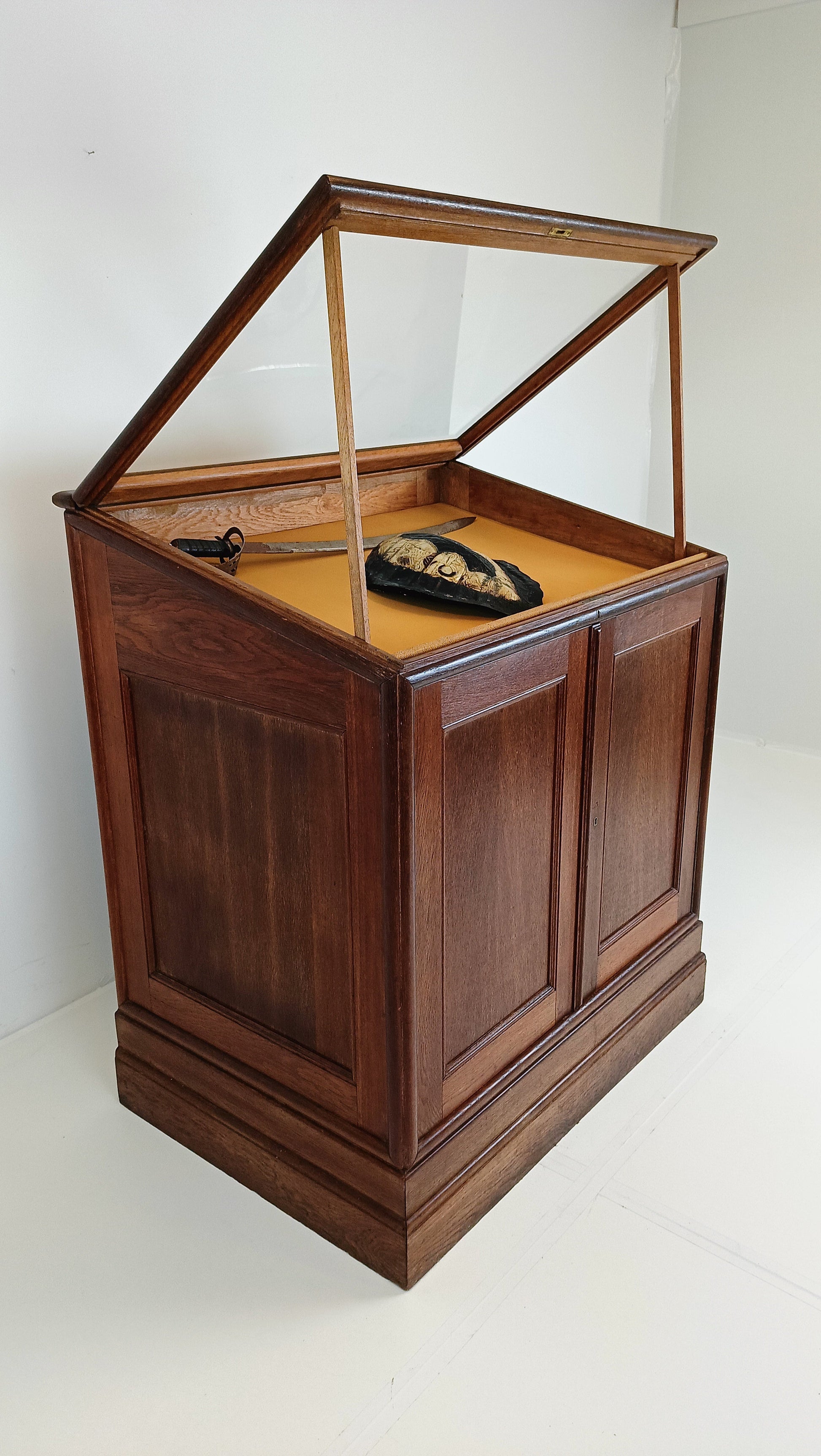 Antique Wooden Museum Display Cabinet Antique Wooden Museum Display Cabinet