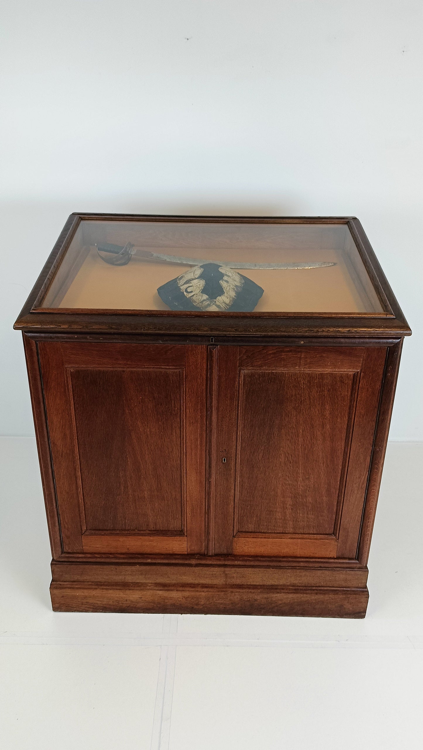 Antique Wooden Museum Display Cabinet Antique Wooden Museum Display Cabinet