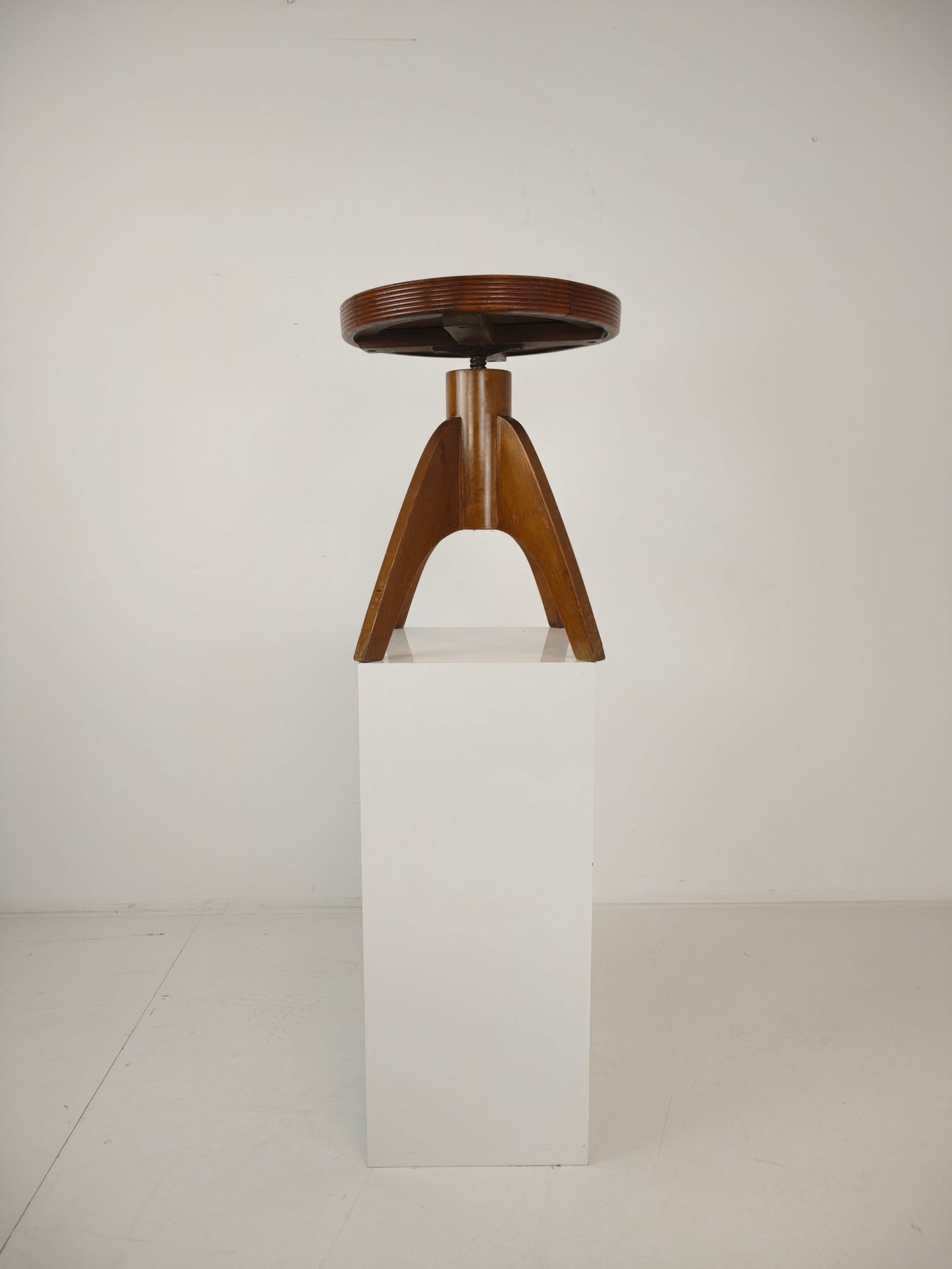 Art Deco Adjustable Piano Stool with Leather Seat – c.1920s Art Deco Adjustable Piano Stool with Leather Seat – c.1920s