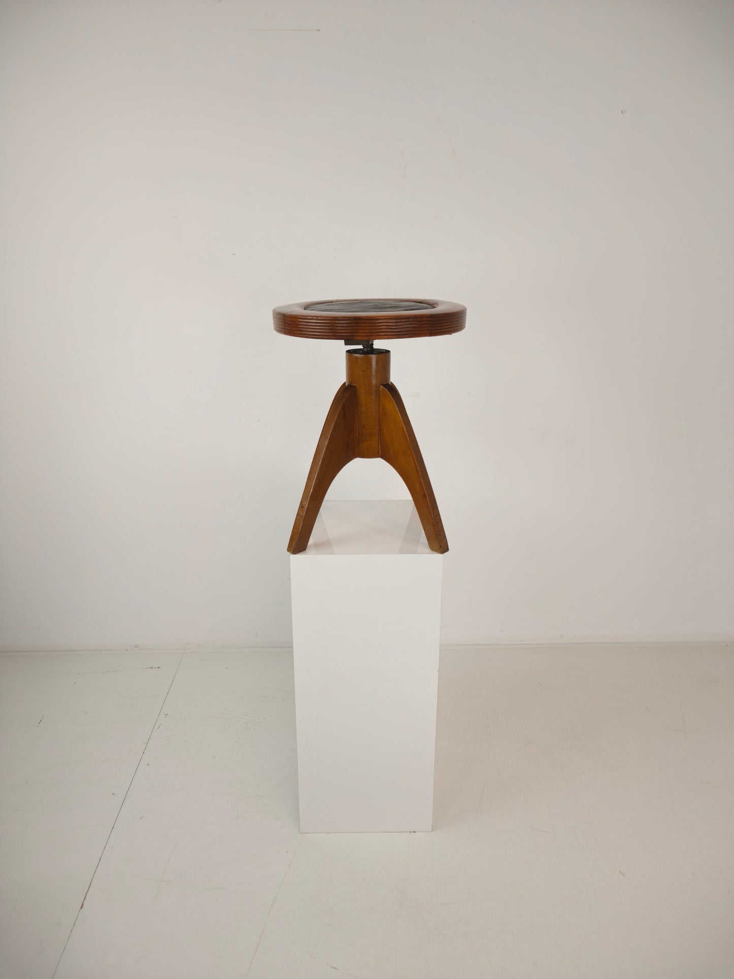 Art Deco Adjustable Piano Stool with Leather Seat – c.1920s Art Deco Adjustable Piano Stool with Leather Seat – c.1920s
