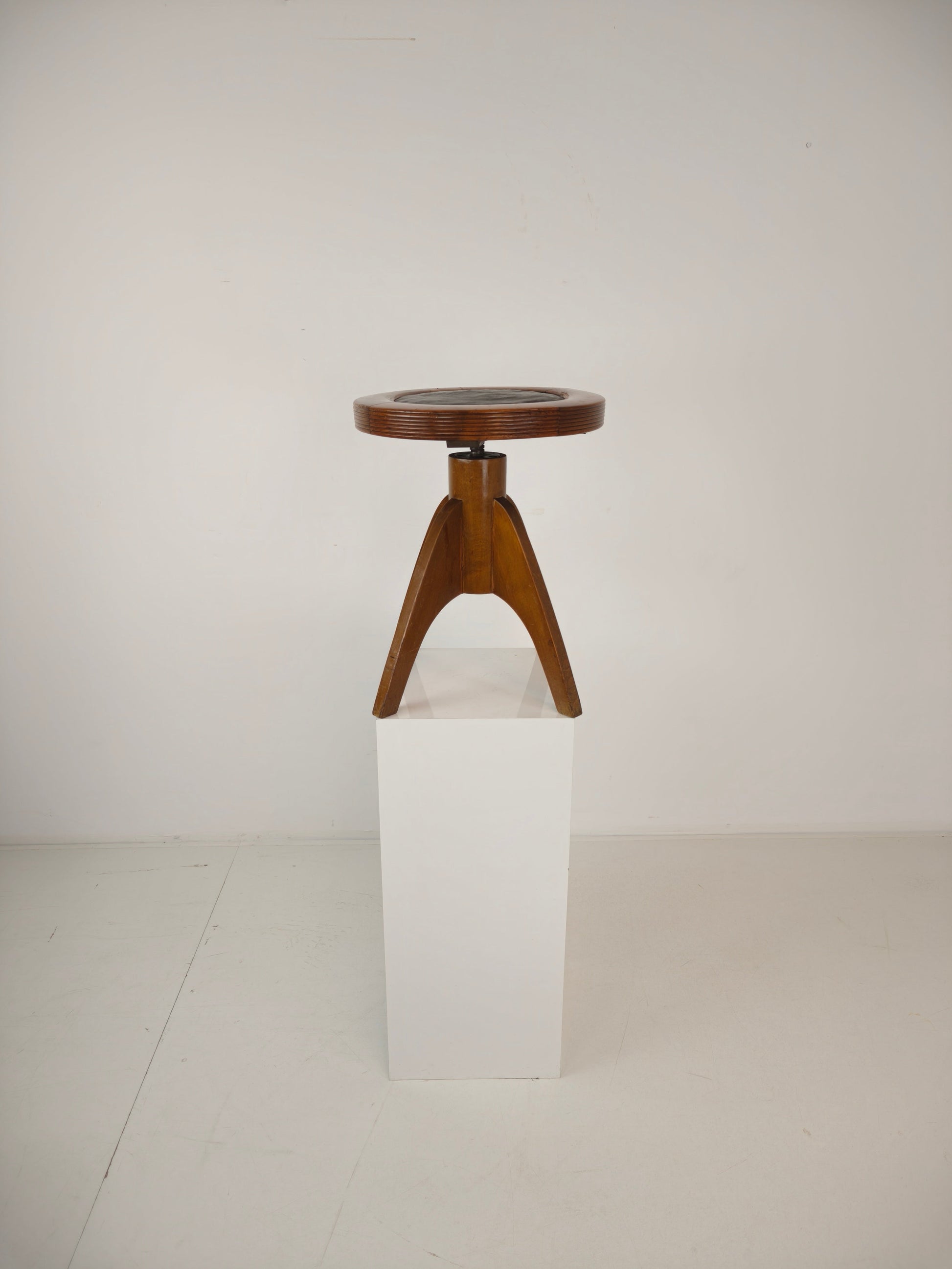Art Deco Adjustable Piano Stool with Leather Seat – c.1920s Art Deco Adjustable Piano Stool with Leather Seat – c.1920s