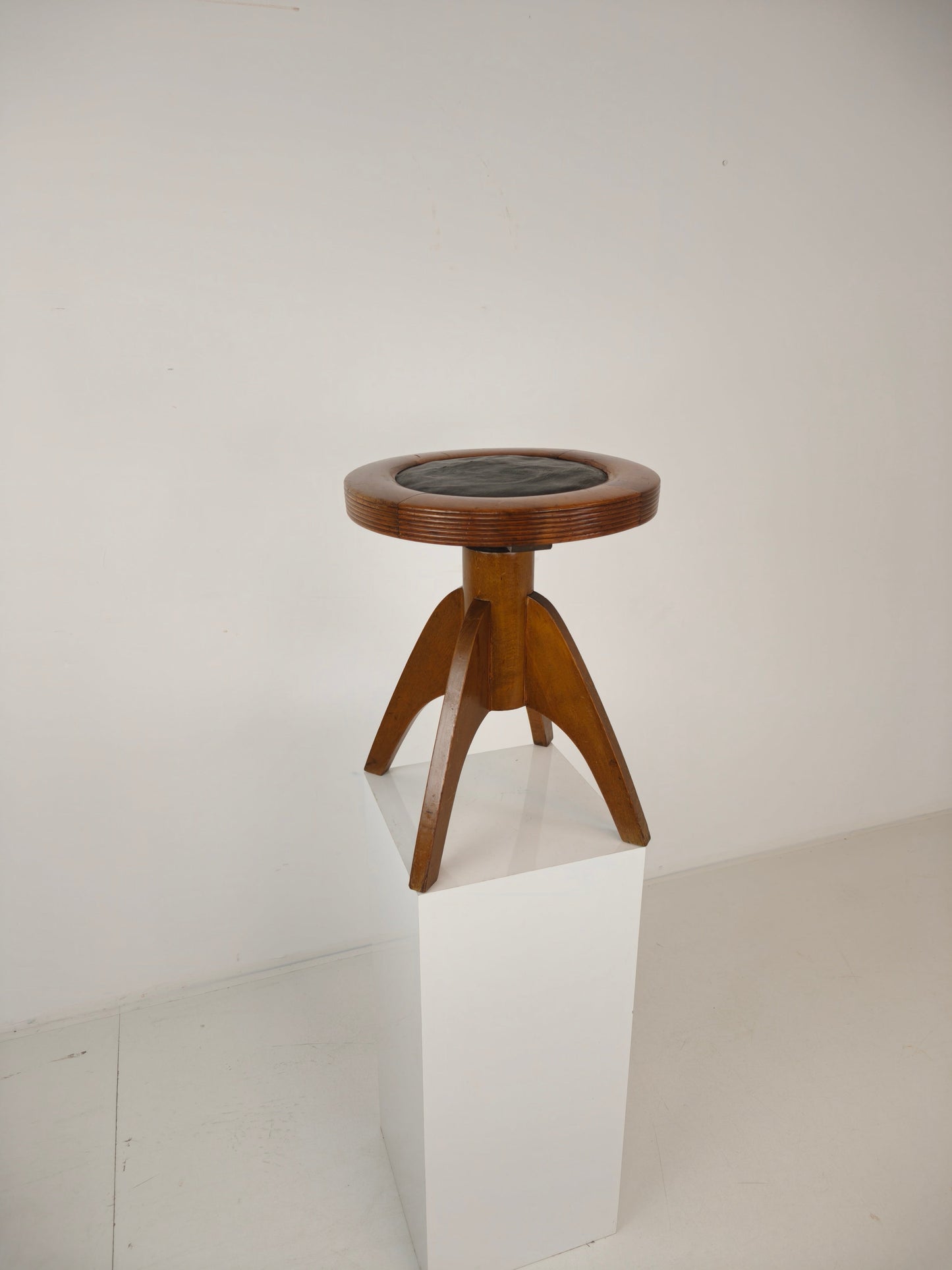 Art Deco Adjustable Piano Stool with Leather Seat – c.1920s Art Deco Adjustable Piano Stool with Leather Seat – c.1920s