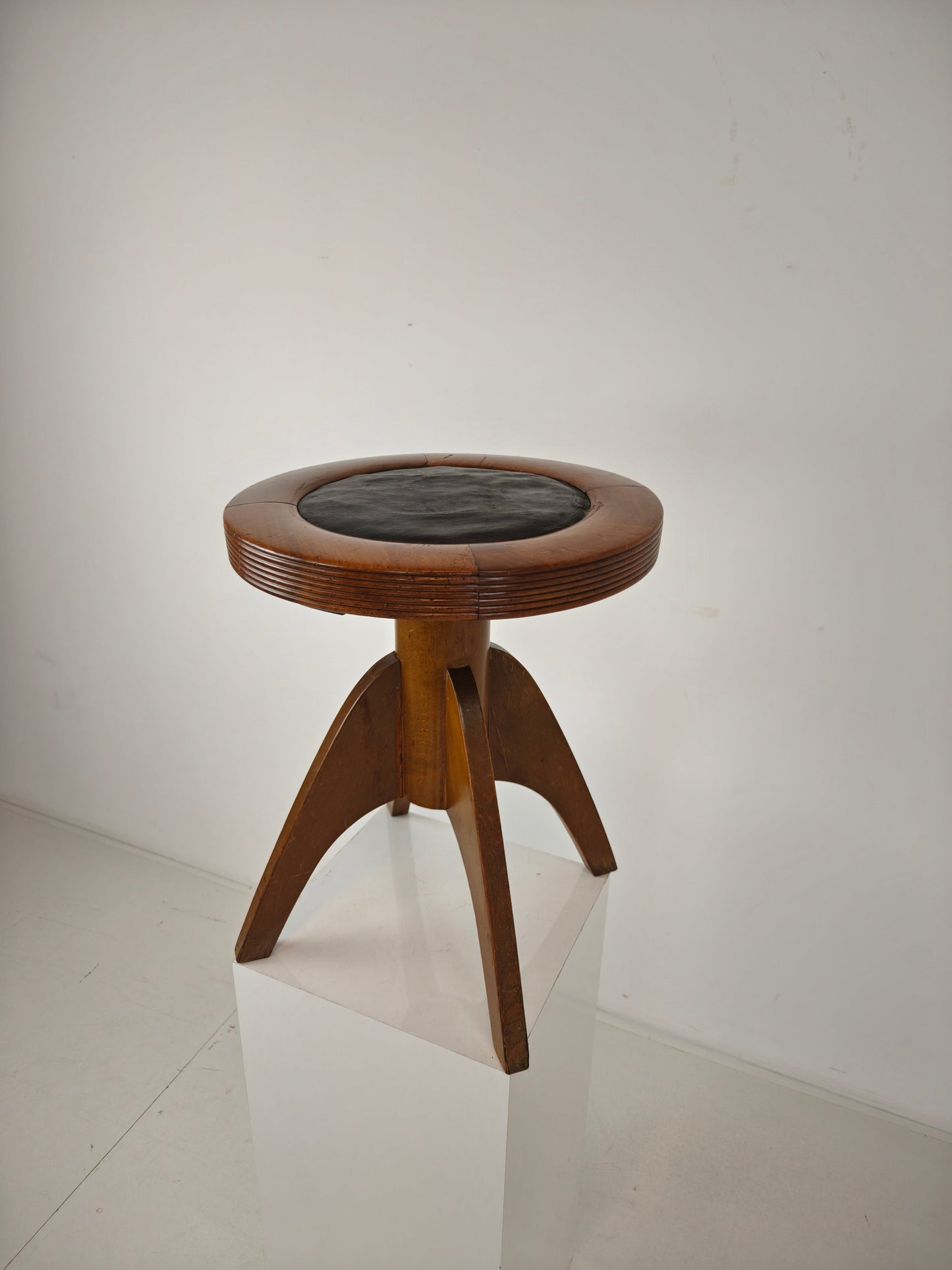 Art Deco Adjustable Piano Stool with Leather Seat – c.1920s Art Deco Adjustable Piano Stool with Leather Seat – c.1920s