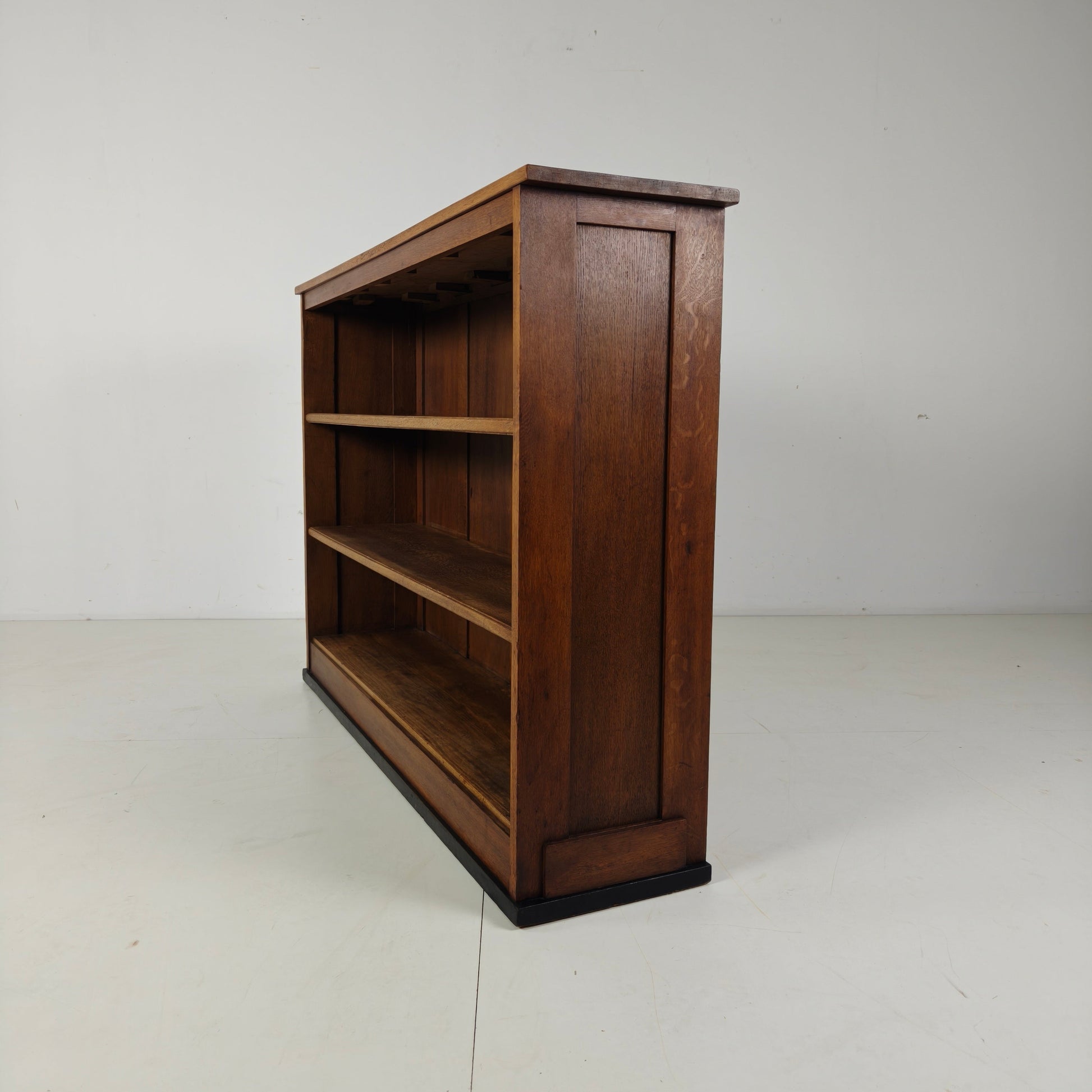 Art Deco Amsterdam School Oak Open Bookcase – 1920s Art Deco Amsterdam School Oak Open Bookcase – 1920s