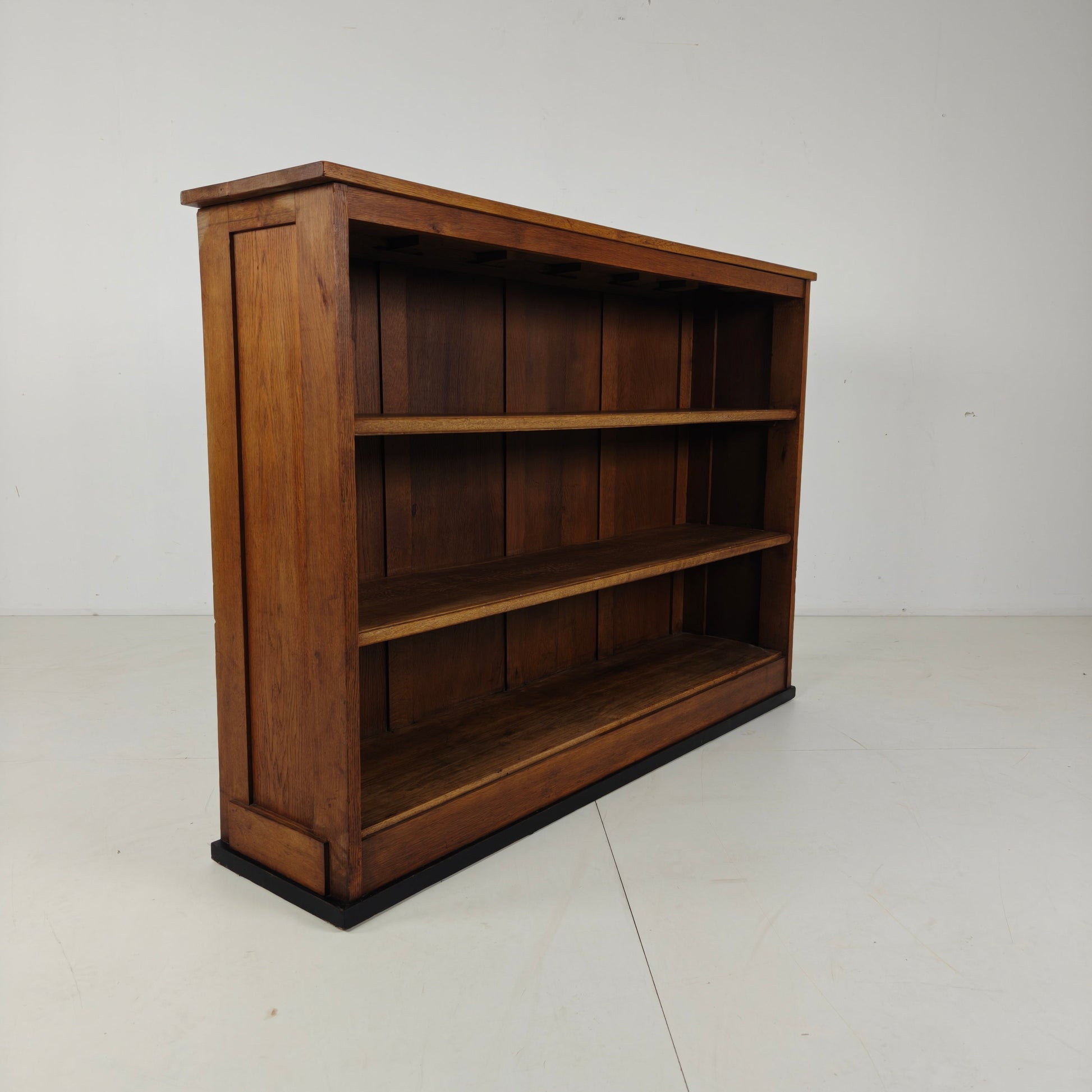 Art Deco Amsterdam School Oak Open Bookcase – 1920s Art Deco Amsterdam School Oak Open Bookcase – 1920s