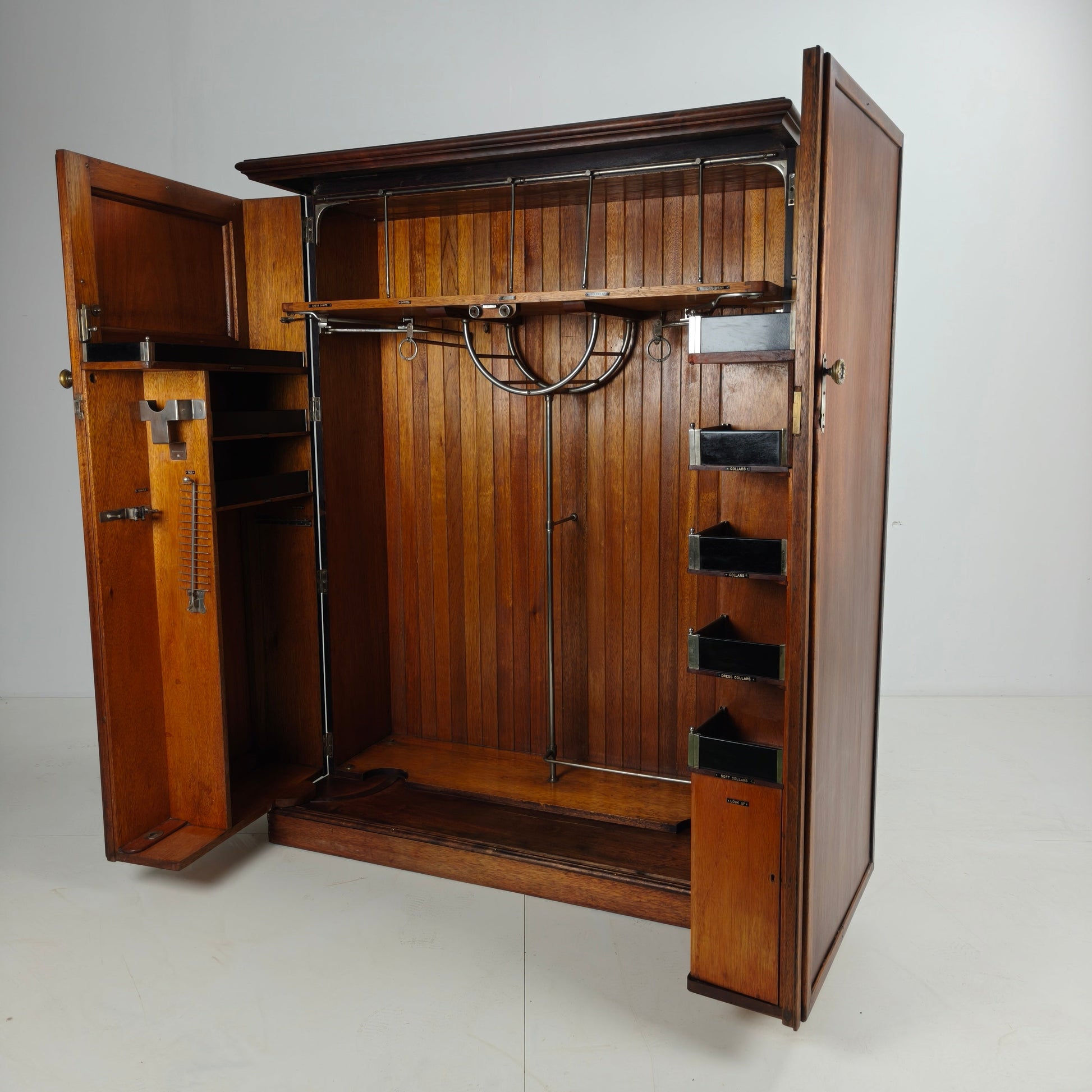 Art Deco Compactom Gentleman’s Wardrobe – 1920 Art Deco Compactom Gentleman’s Wardrobe – 1920