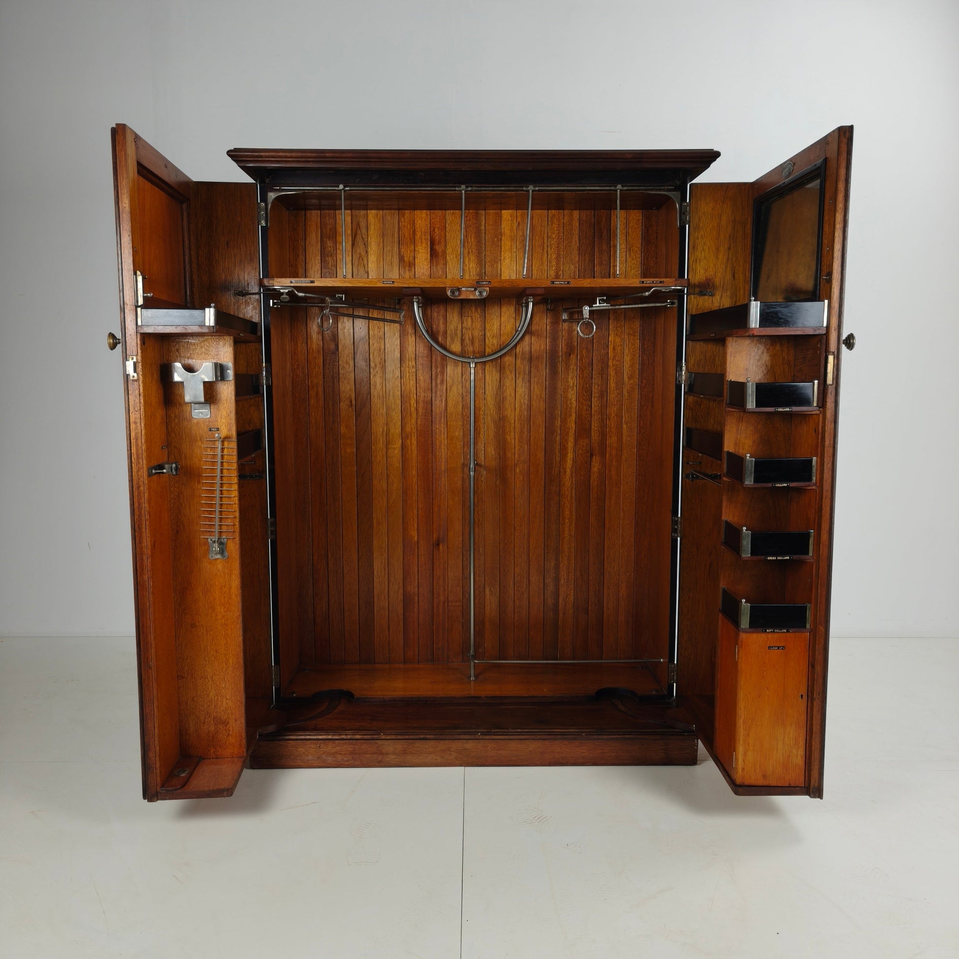 Art Deco Compactom Gentleman’s Wardrobe – 1920 Art Deco Compactom Gentleman’s Wardrobe – 1920