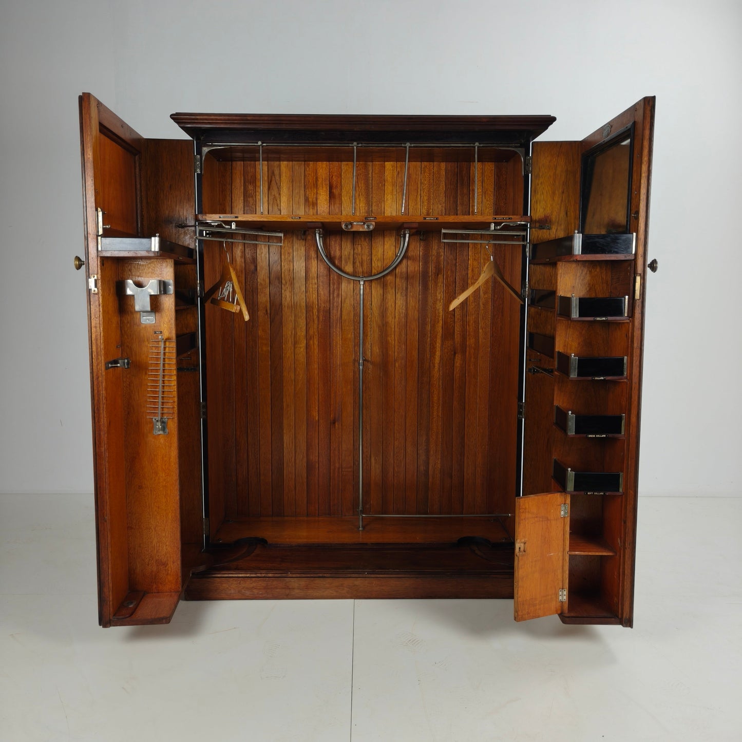 Art Deco Compactom Gentleman’s Wardrobe – 1920 Art Deco Compactom Gentleman’s Wardrobe – 1920