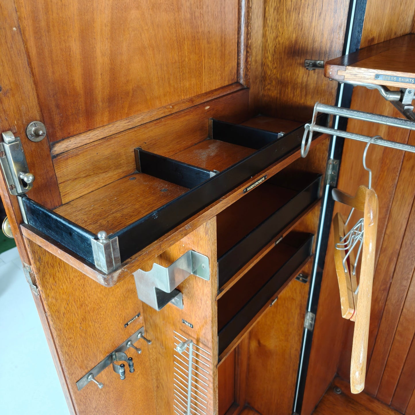 Art Deco Compactom Gentleman’s Wardrobe – 1920 Art Deco Compactom Gentleman’s Wardrobe – 1920