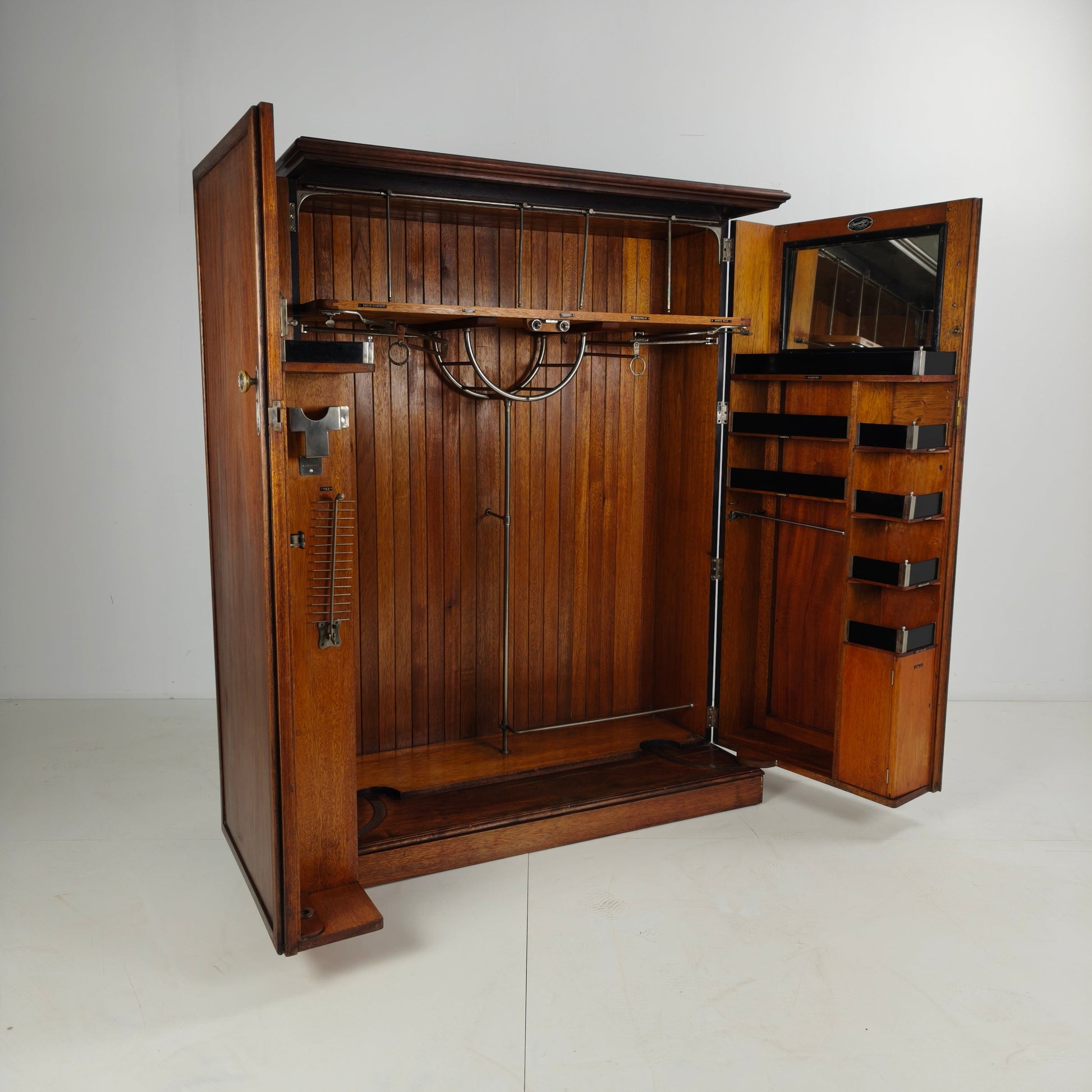 Art Deco Compactom Gentleman’s Wardrobe – 1920 Art Deco Compactom Gentleman’s Wardrobe – 1920