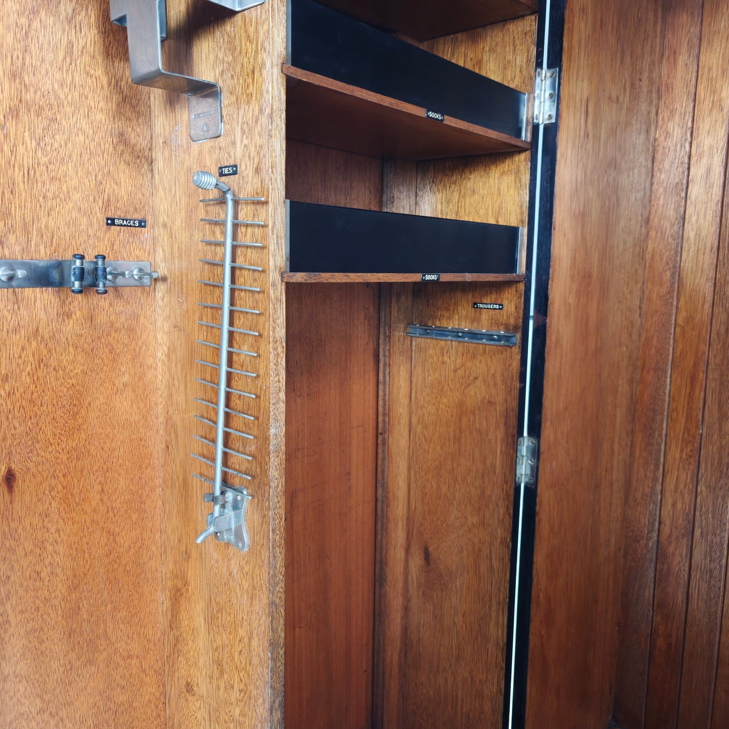Art Deco Compactom Gentleman’s Wardrobe – 1920 Art Deco Compactom Gentleman’s Wardrobe – 1920