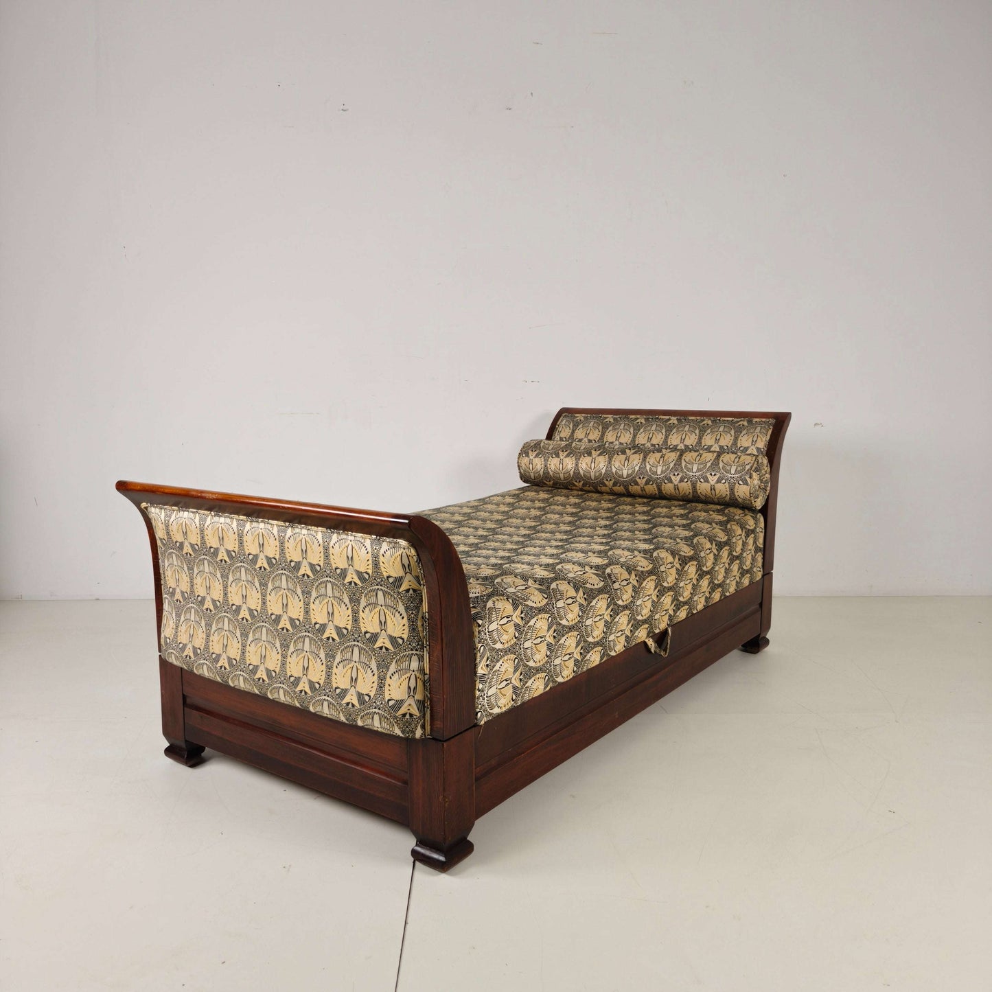 Art Deco Daybed with Hidden Storage & Adjustable Positions Art Deco Daybed with Hidden Storage & Adjustable Positions